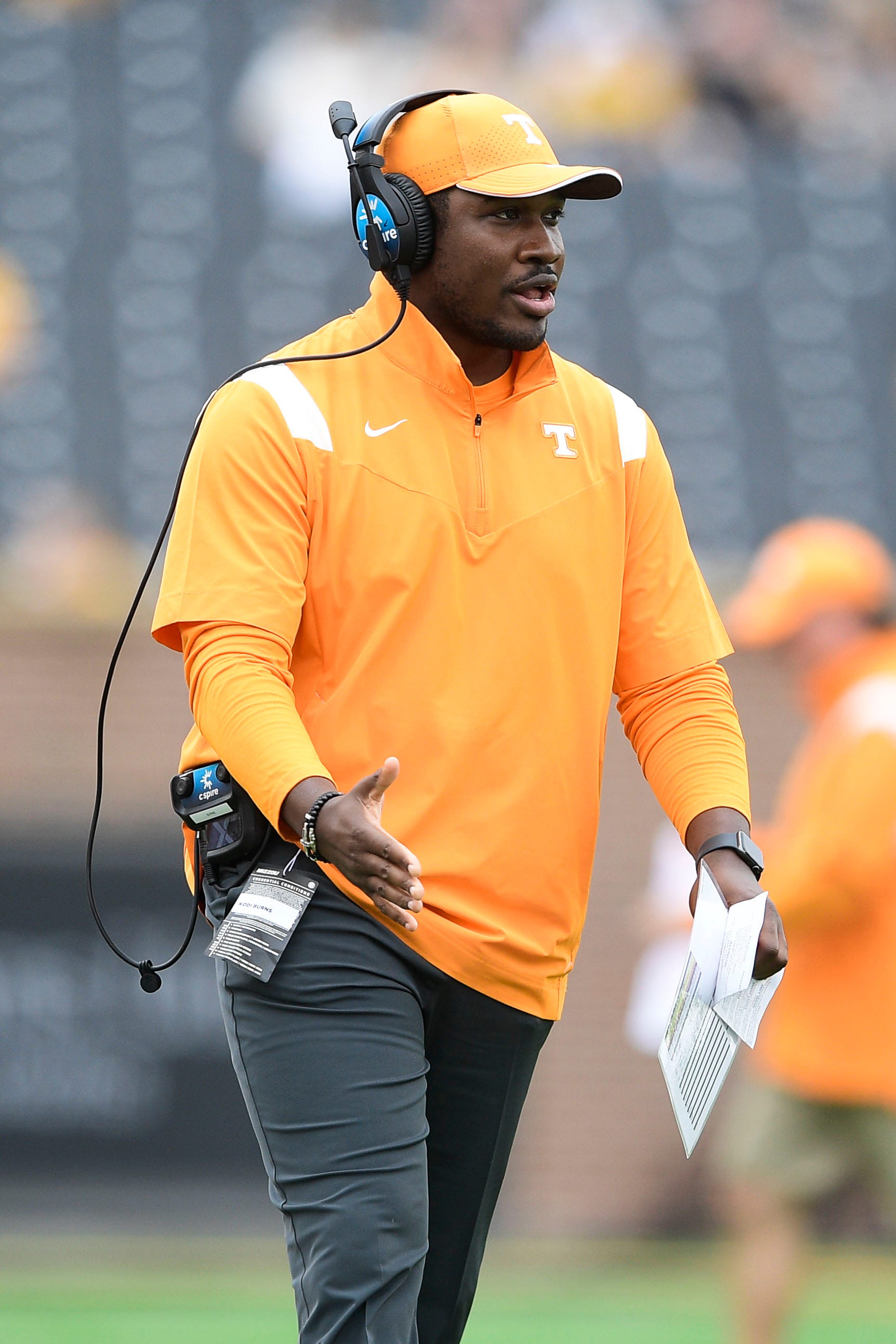 tennessee-football-wide-receivers-coach-kodi-burns-leaves-for-new-orleans-saints-job