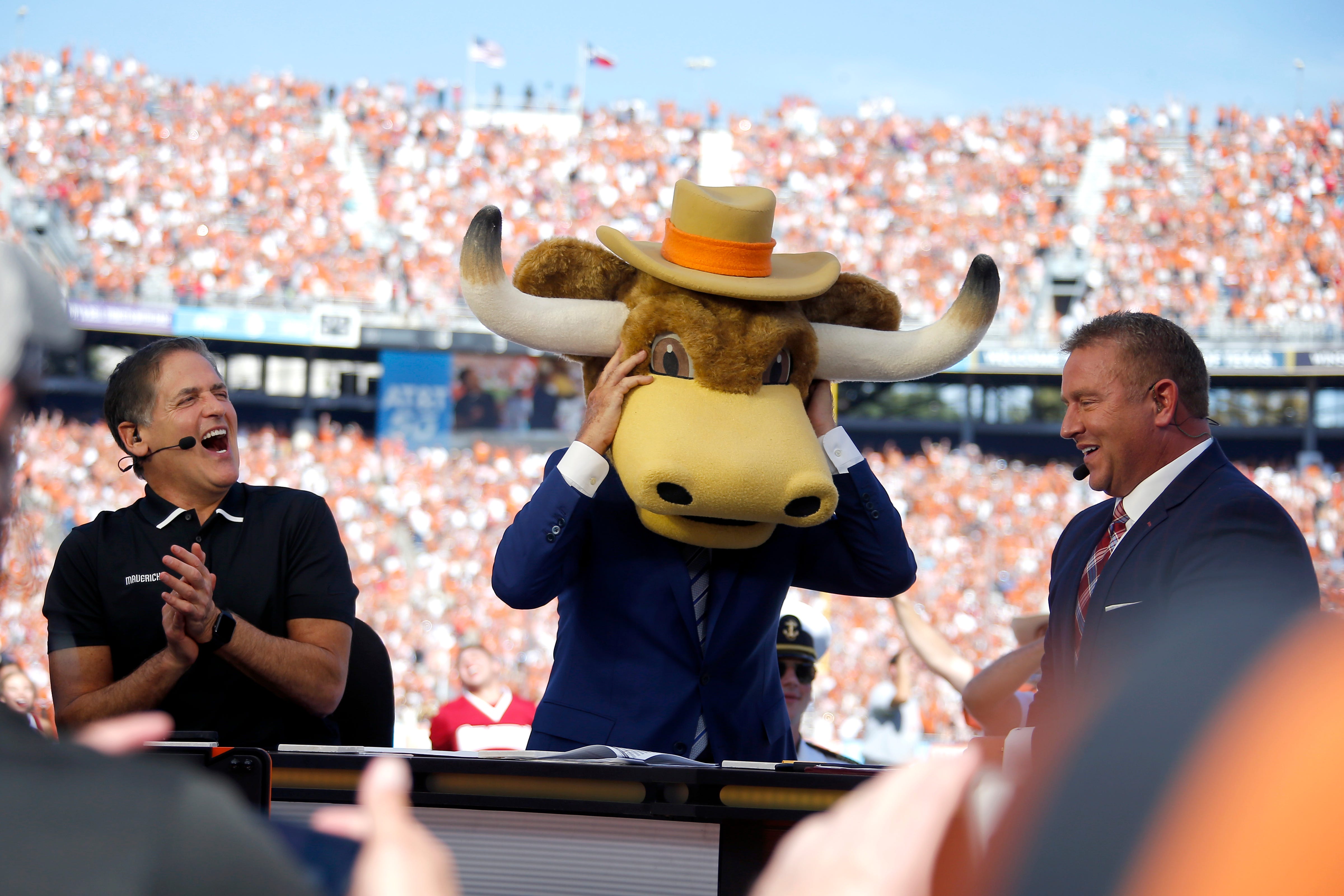 Are Lee Corso's College Gameday picks more accurate for Texas, Alabama?