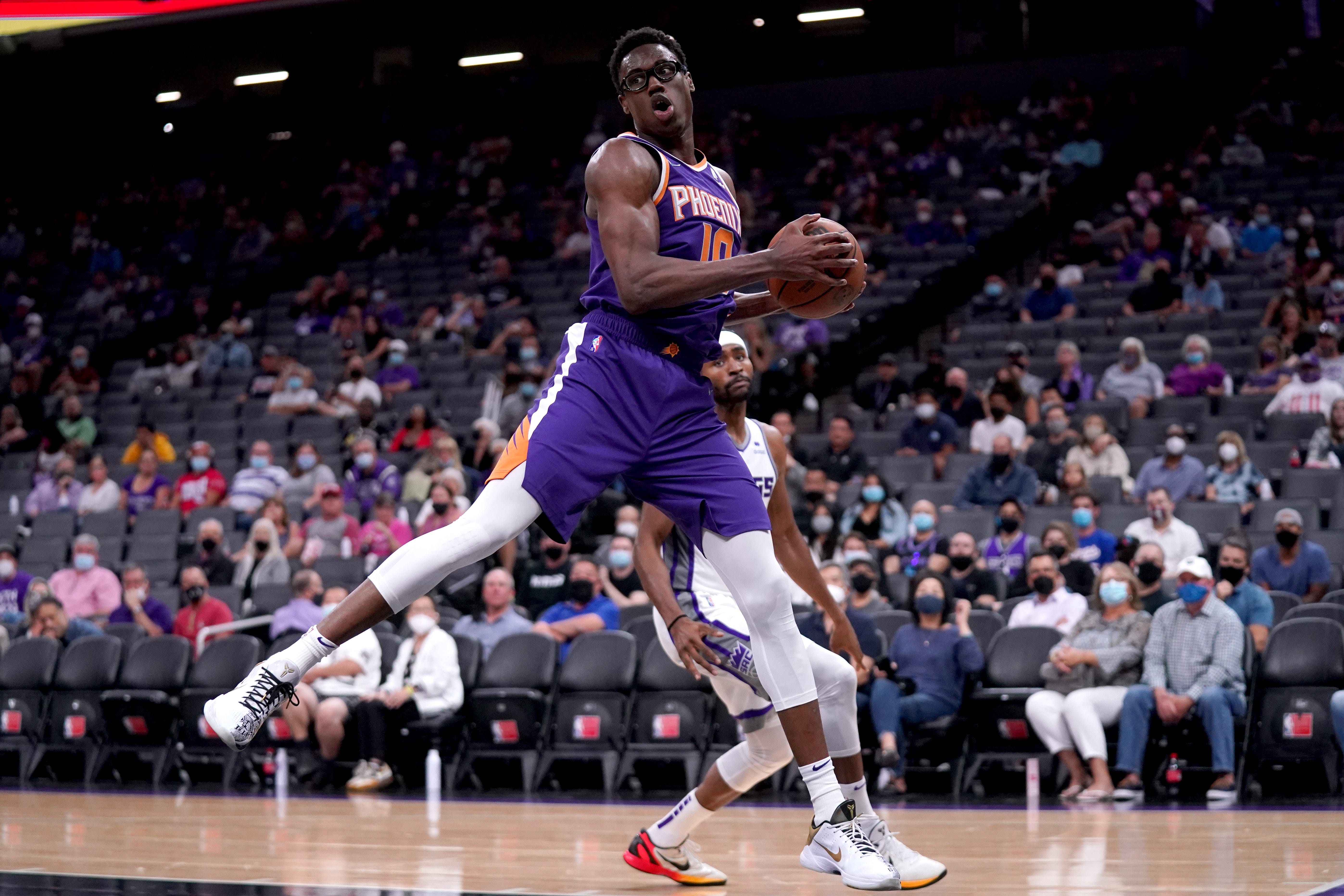 Suns Bridges Smith Add Muscle To Their Arsenal For 2021 22 Season