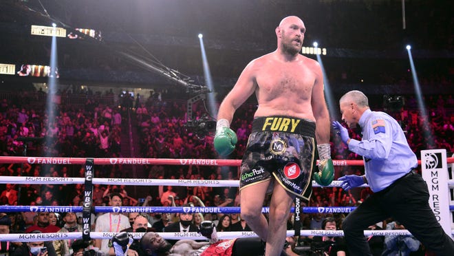 Tyson Fury vs. Deontay Wilder fight highlights, knockdowns, scorecard