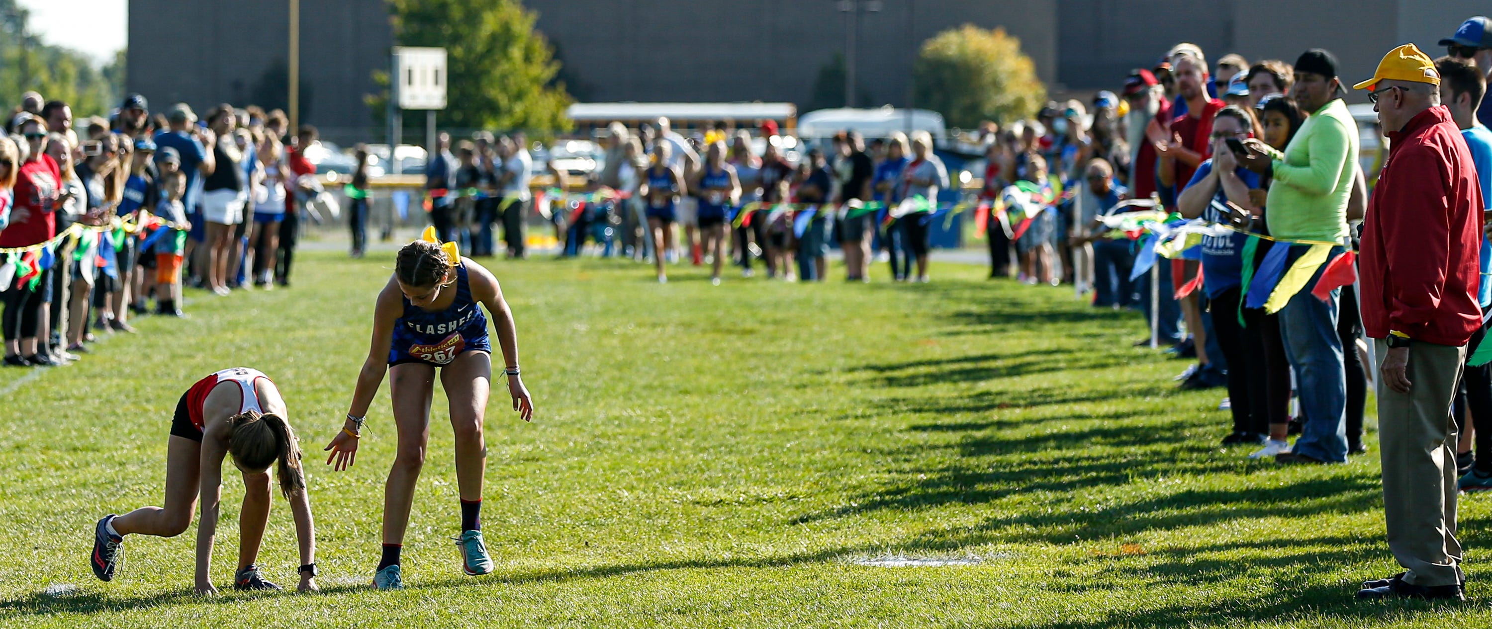 Sportsmanship on display at IHSAA Mt. Vernon cross country sectional