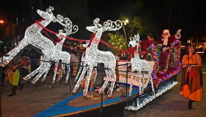 Punta Gorda Christmas Parade 2021 Venice Holiday Parade Returns For 2021 After Being Canceled In 2020 Punta Gorda Christmas Parade 2021 Venice Holiday Parade Returns For 2021 After Being Canceled In 2020
