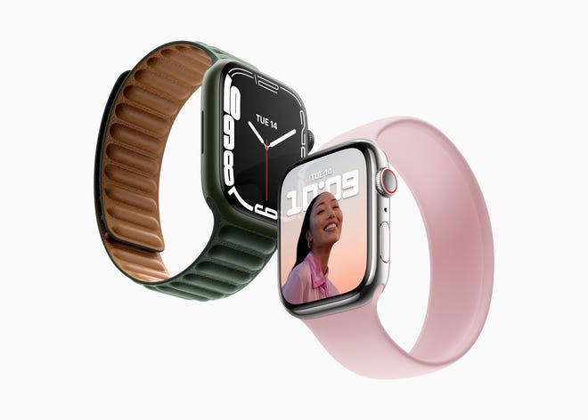 Apple Watch Series 7 将于 10 月 15 日到货，41 毫米型号起价为 399 美元，45 毫米型号起价为 429 美元。 与 Series 6 型号相比，新款手表的屏幕面积增加了 20%，并且薄了 40%。