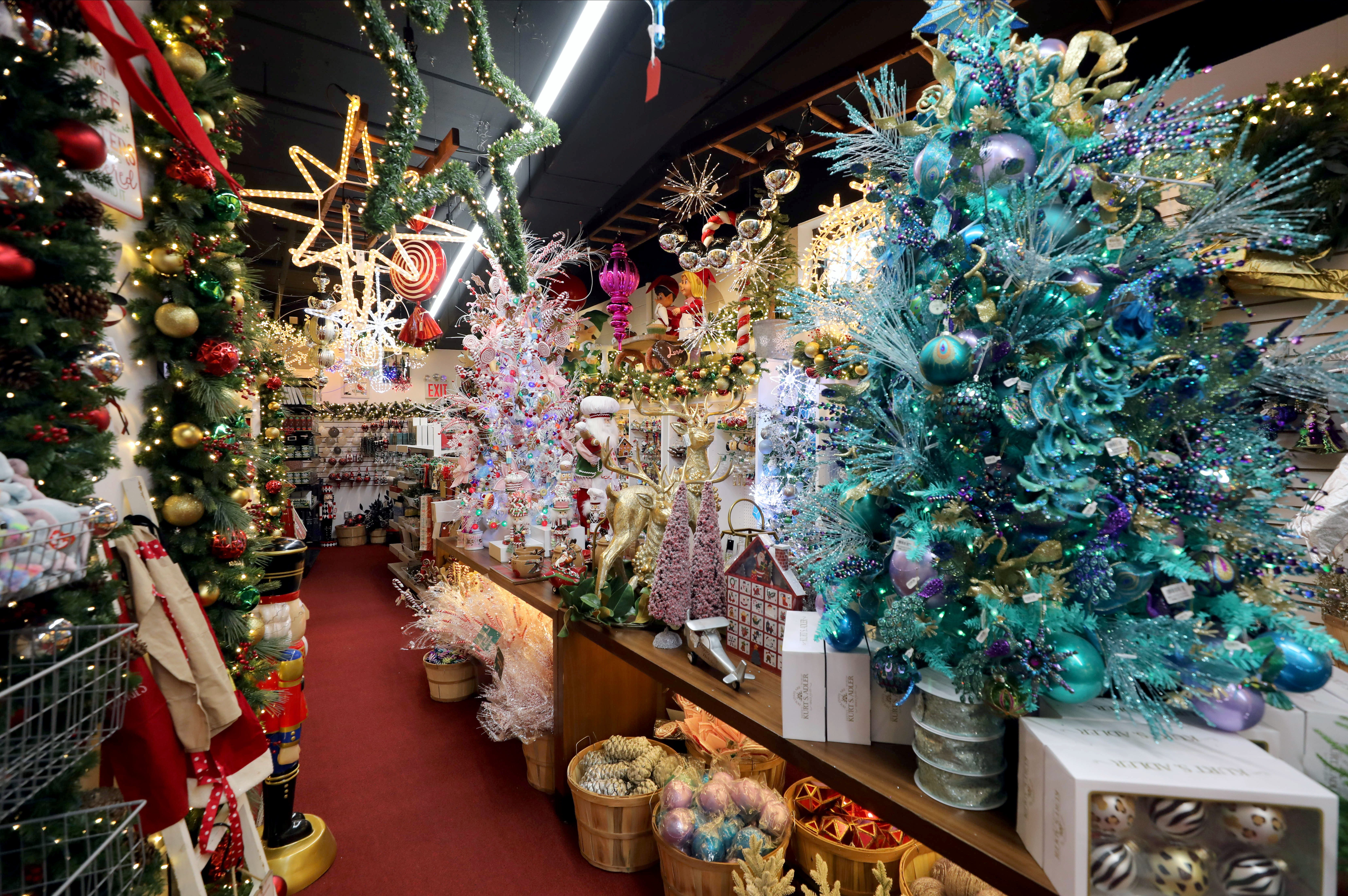 2022 Mount Vernon Christmas Ornaments Mount Vernon Company Known For Holiday Displays Holds Sale, Opens Store