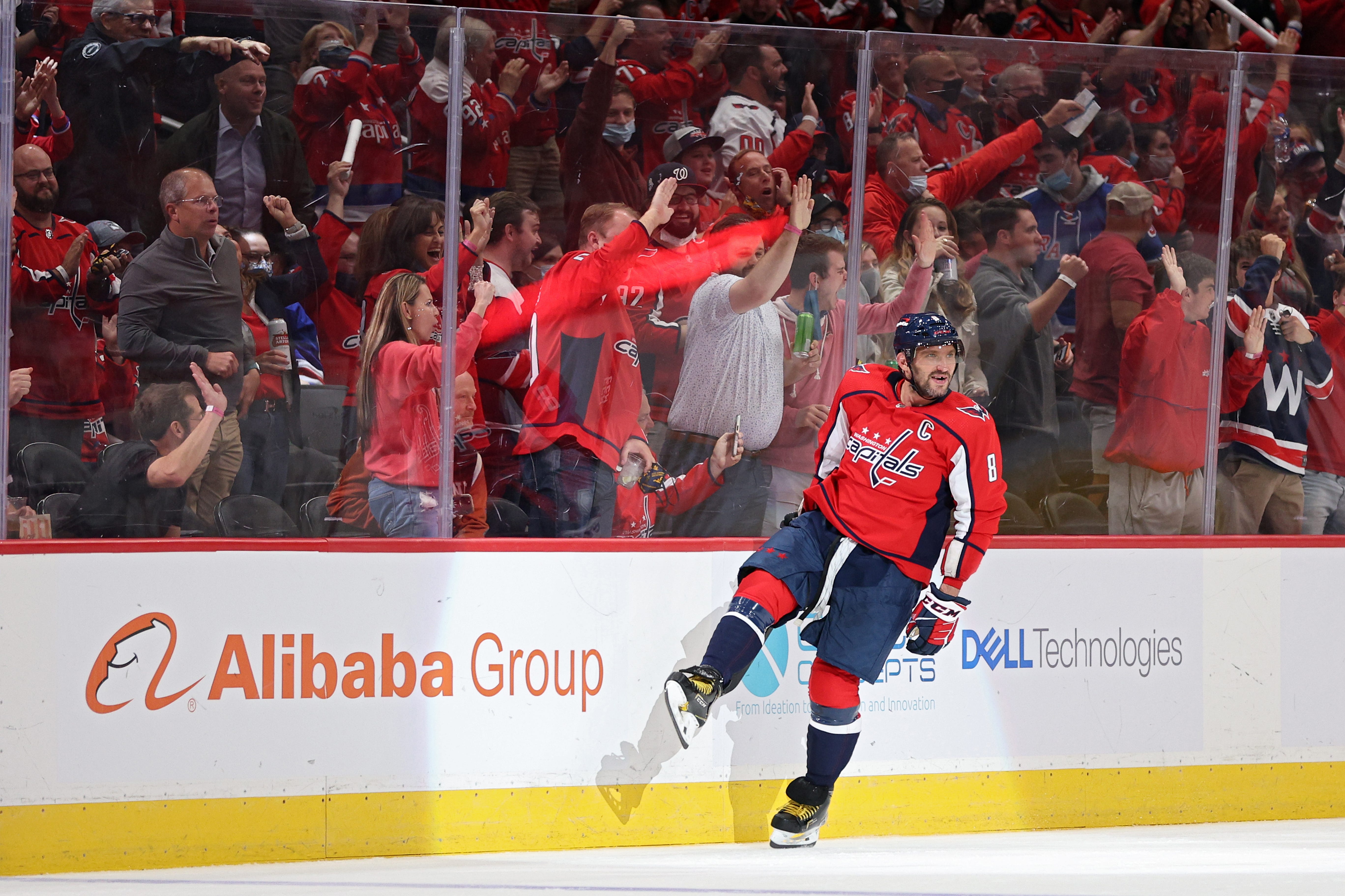 Alex Ovechkin scores twice in Capitals' opener to vault into fifth place on all-time goals list