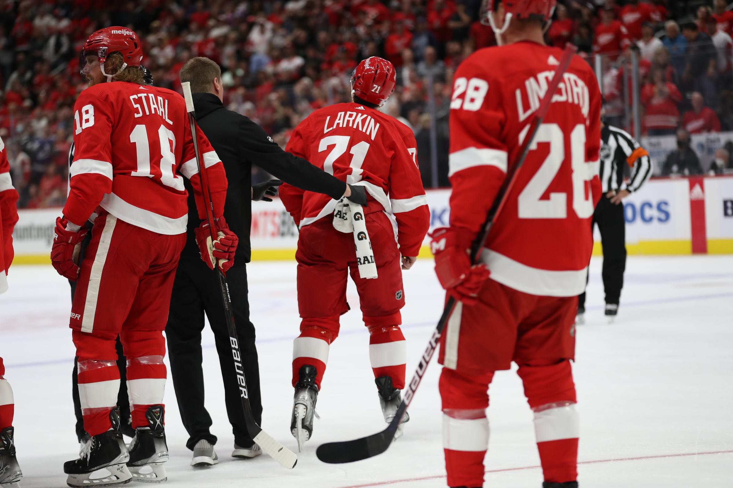 NHL suspends Detroit Red Wings' Dylan Larkin for throwing punch in retaliation