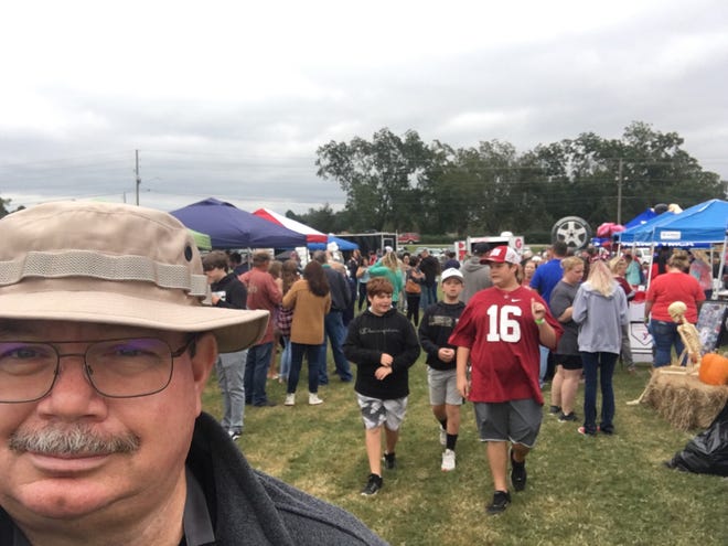 Your intrepid correspondent at the Prattville Y's Great Grits Cookoff.