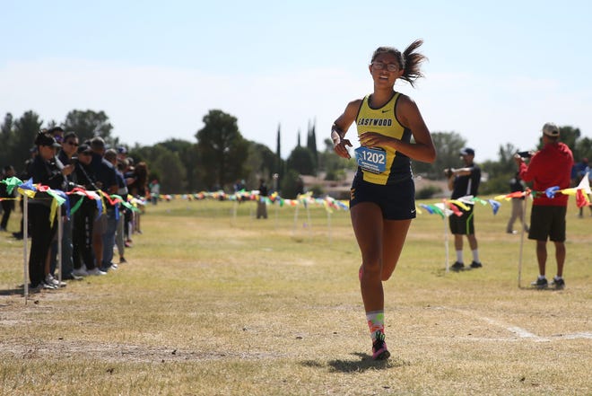 Eastwood's Lauren Walls-Portillo comes in first in the 1-6A district cross country meet Saturday, Oct. 16, 2021, at Vista Hills Country Club in El Paso.