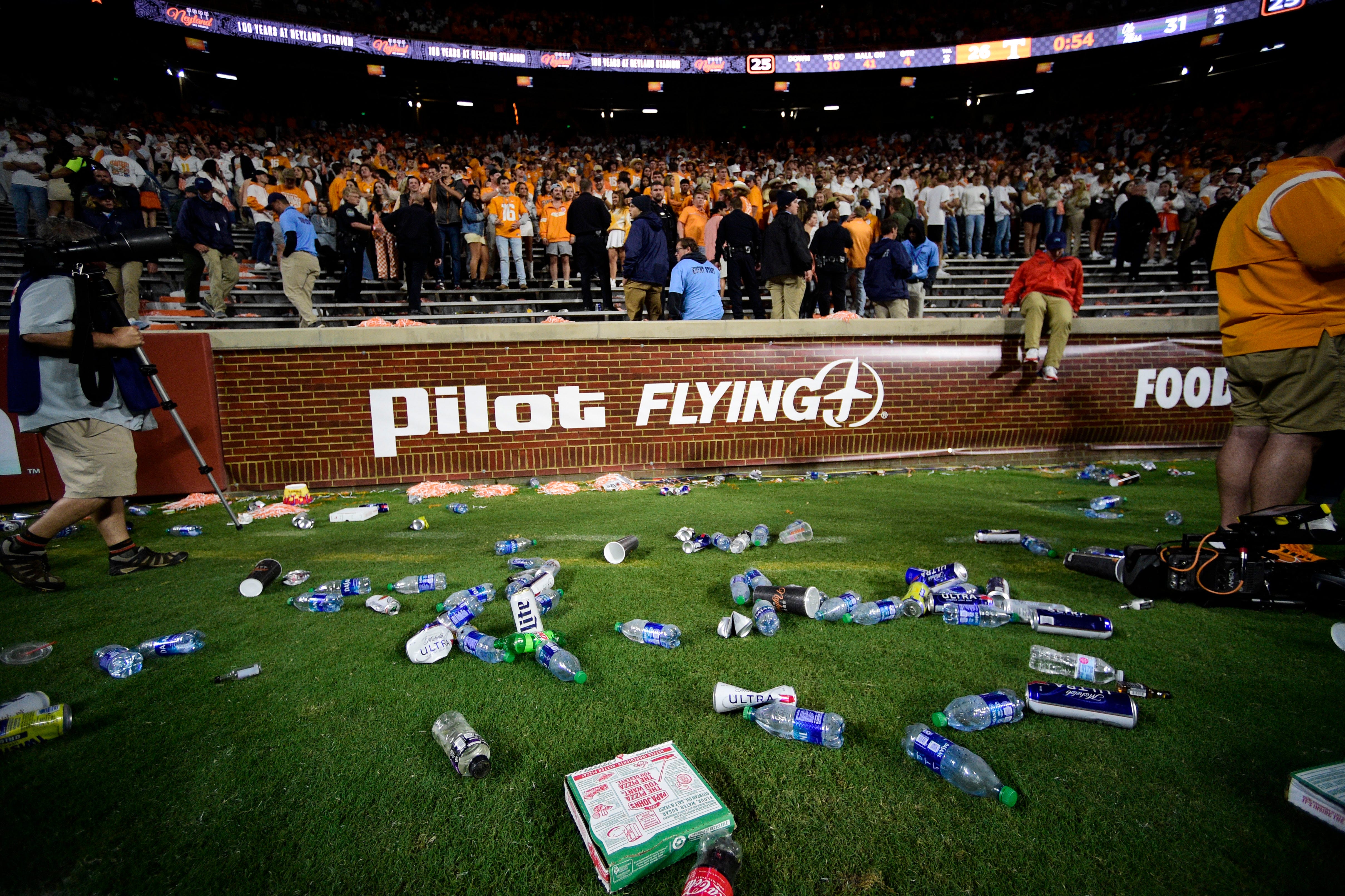 How Tennessee Vols fans trashed end of Ole Miss game vs. Lane Kiffin