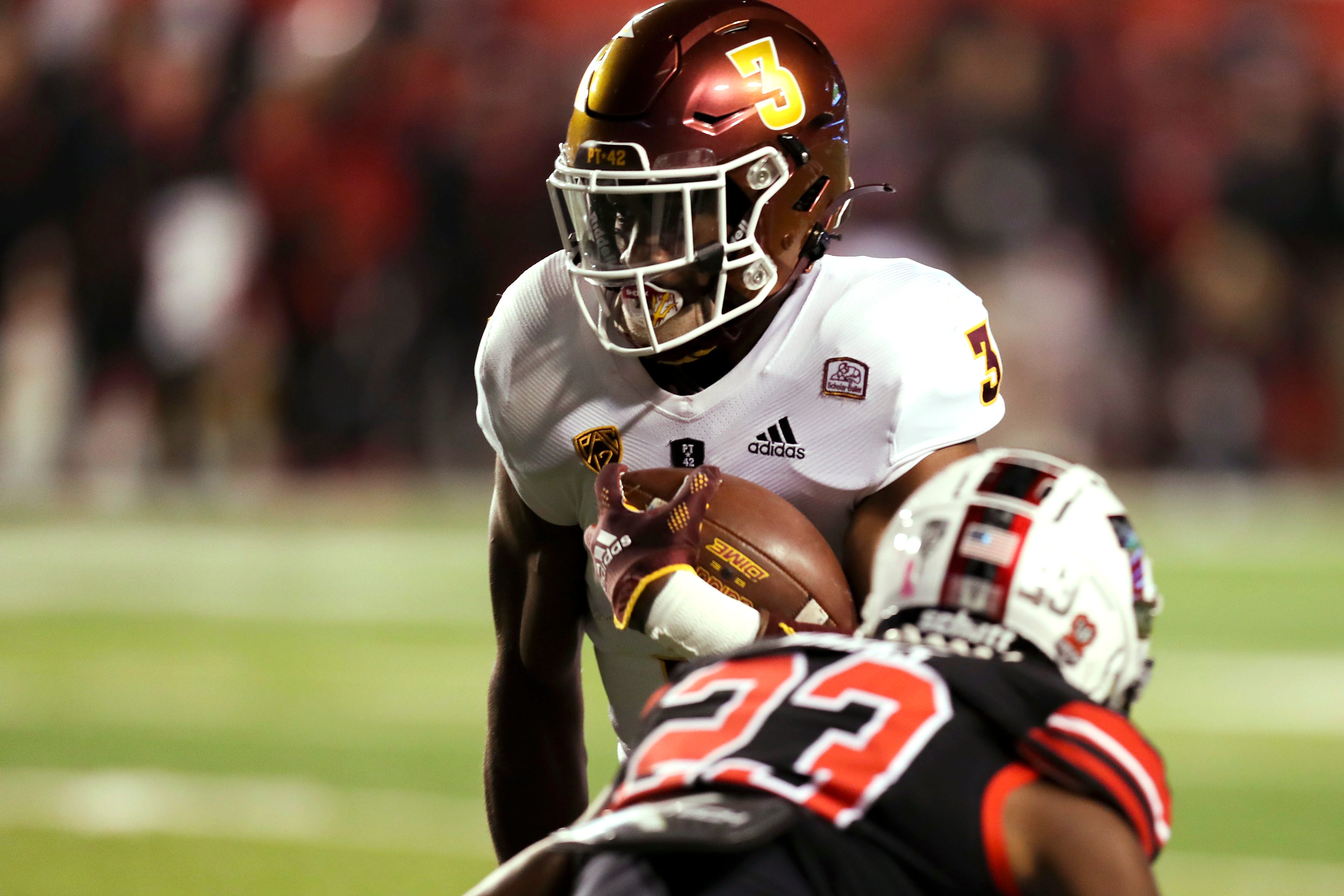 Pemain sepak bola Arizona State bersaing dalam permainan all-star
