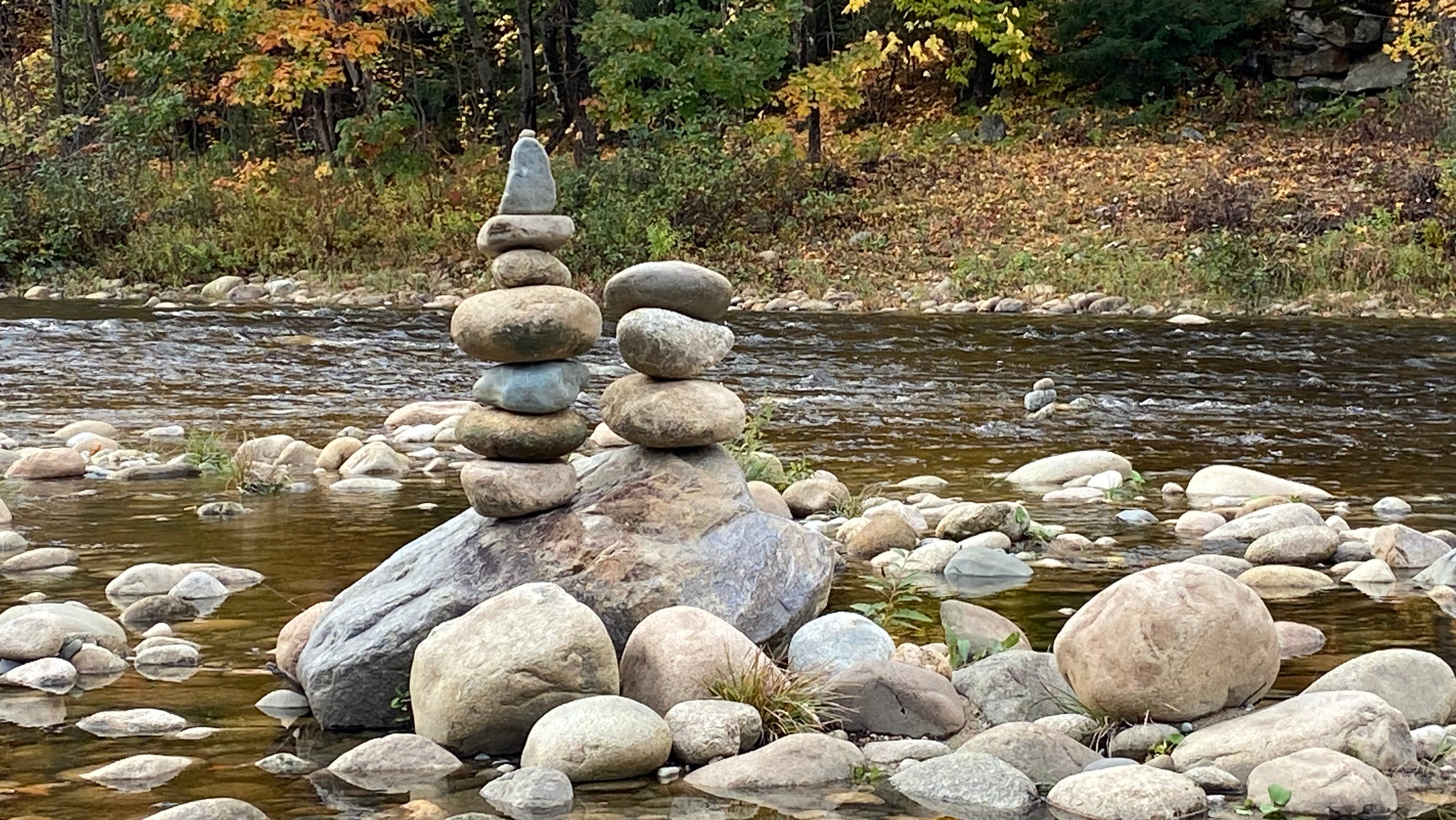 Making rock stacks upsets habitats, cairns are different, LNT