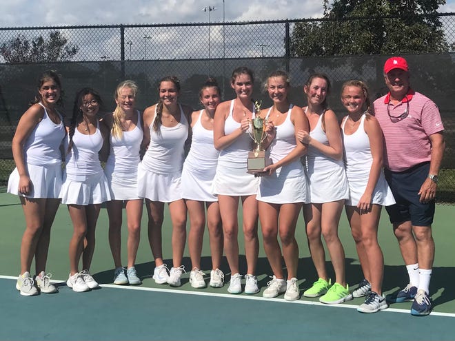 The Spartanburg Day girls tennis team poses for a photo after winning their second straight AA SCISA state championship on Saturday, Oct. 16, 2021.