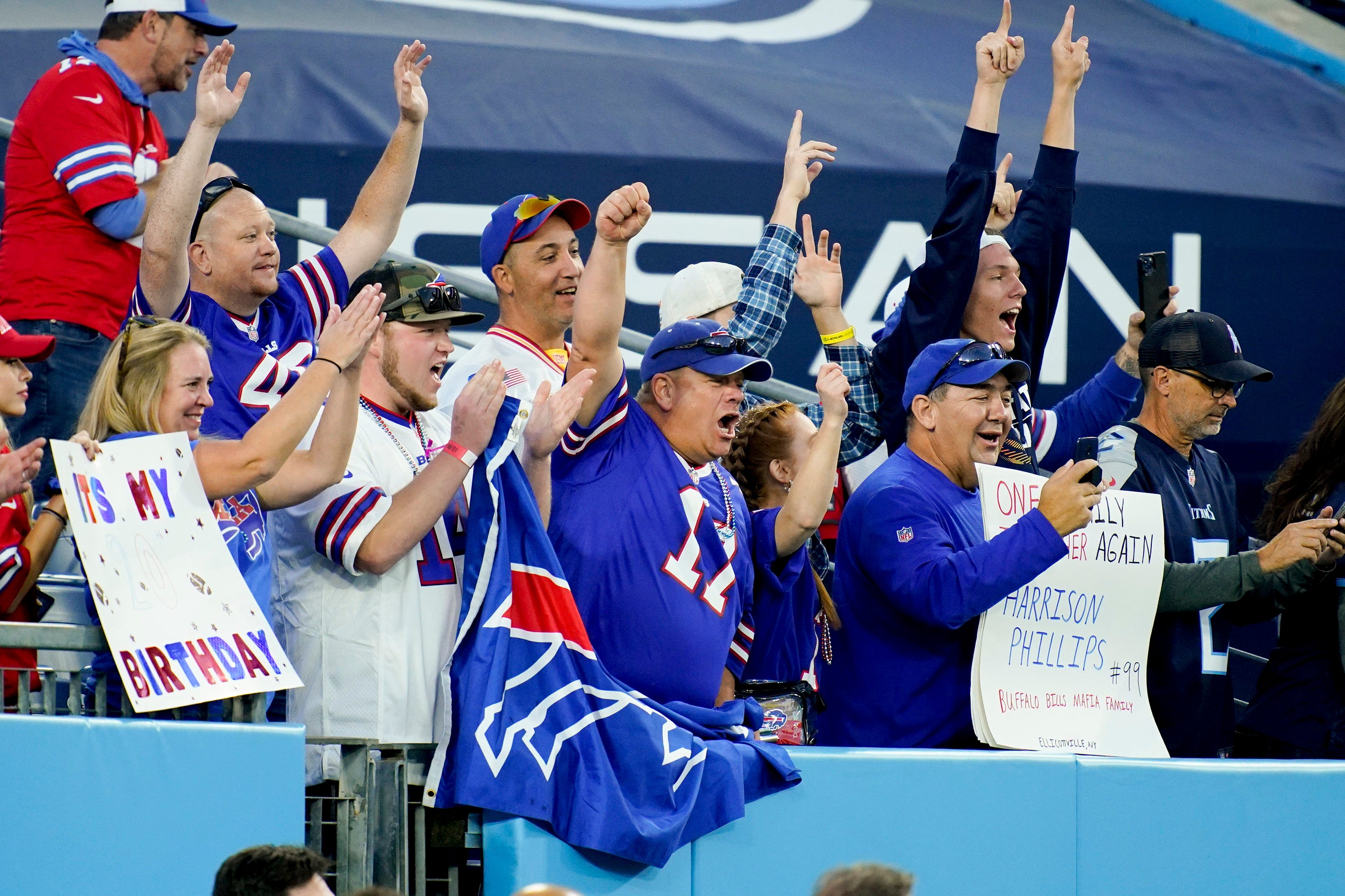 Bills fans invade Nashville, Nissan Stadium ahead of BillsTitans game