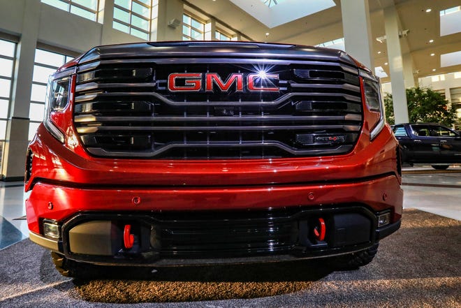 The 2022 GMC Sierra Ultimate and AT4X trim feature a new Vader chrome grille, along with 22-inch wheels, and a revised headlight design and expressive lighting animation as you approach, start or exit the vehicle.