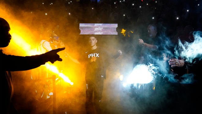 Phoenix Suns All-Star Devin Booker menandatangani kontrak supermax 4 tahun, 4 juta
