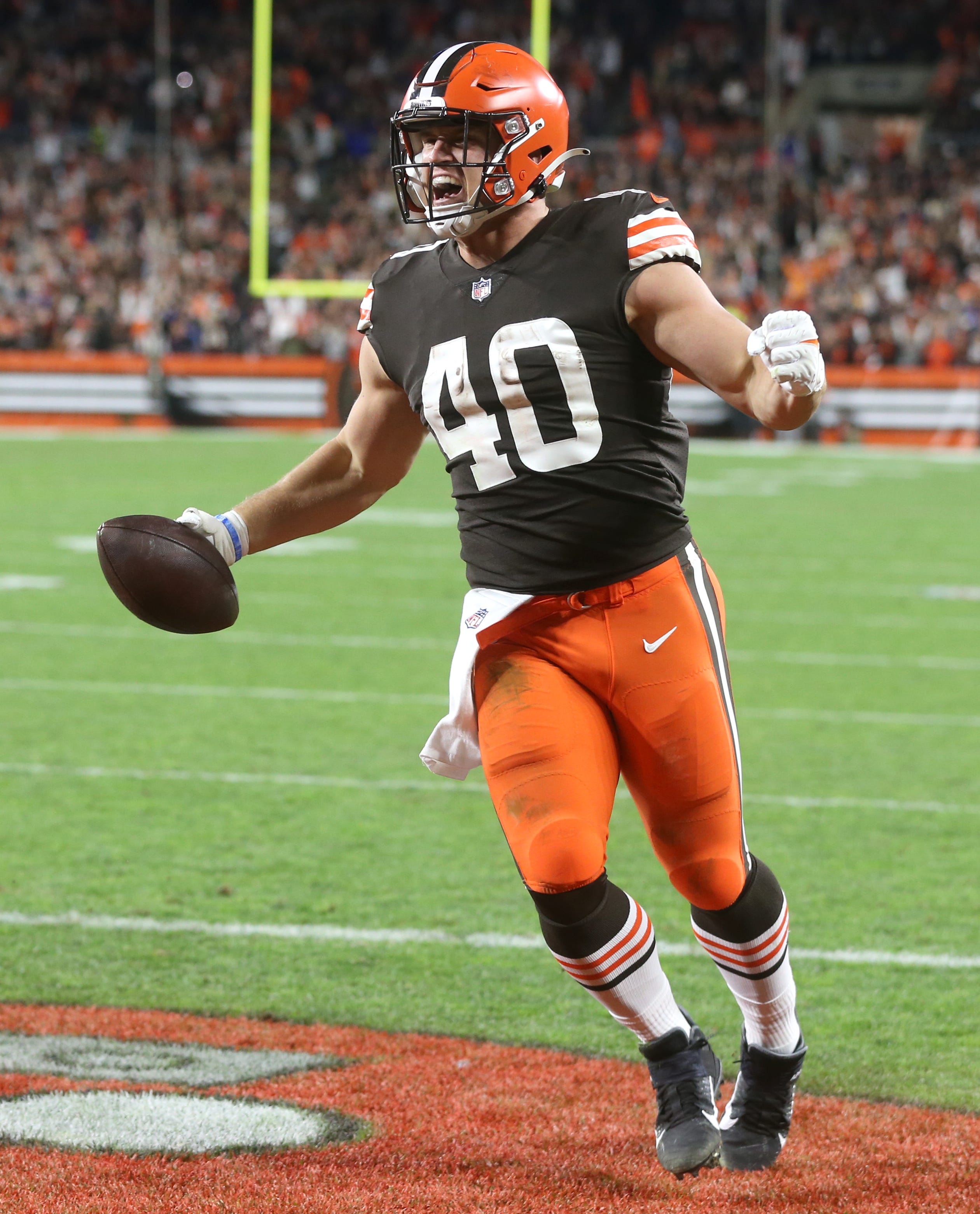 browns-allowing-fullback-andy-janovich-to-become-free-agent