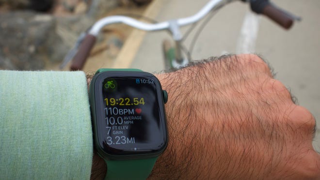 Best gifts for women: Apple Watch 7