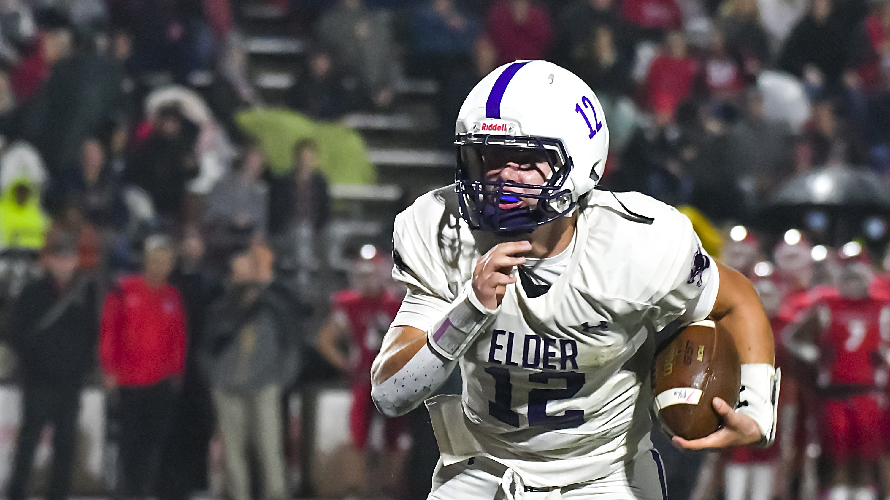 Cincinnati Elder football tops La Salle in 2021 regularseason finale