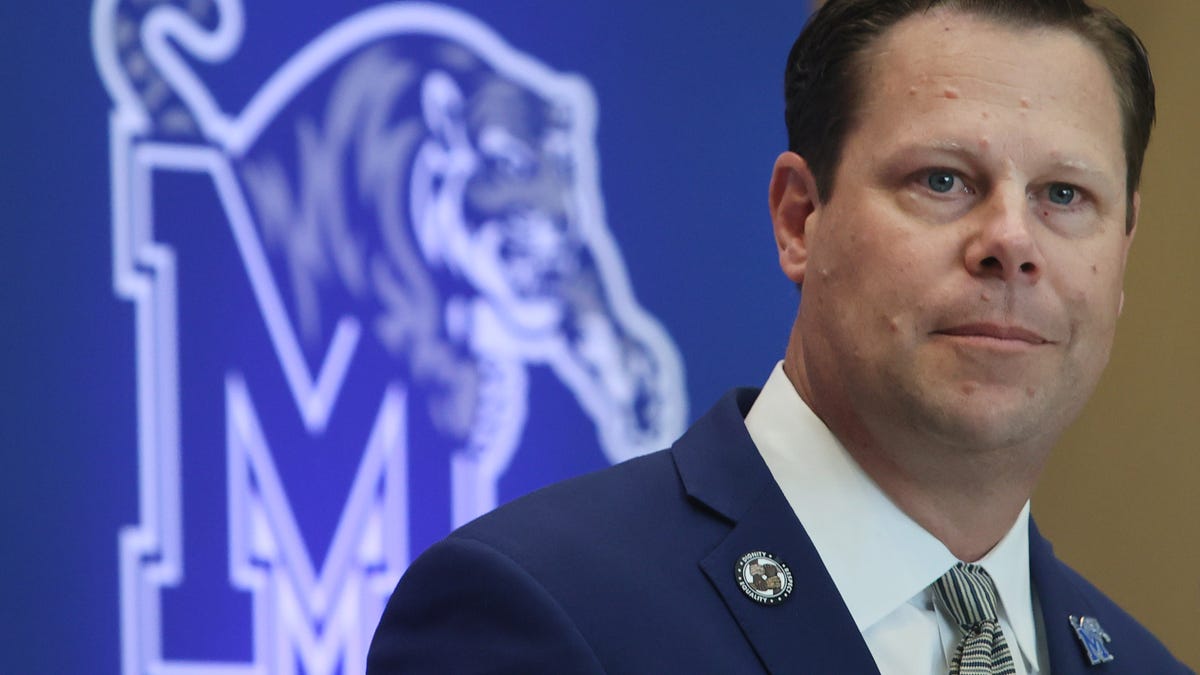 New Missouri athletic director Laird Veatch has contract approved. Here are the details