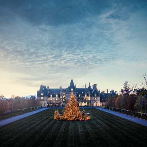 Biltmore starts getting ready for the holidays as 