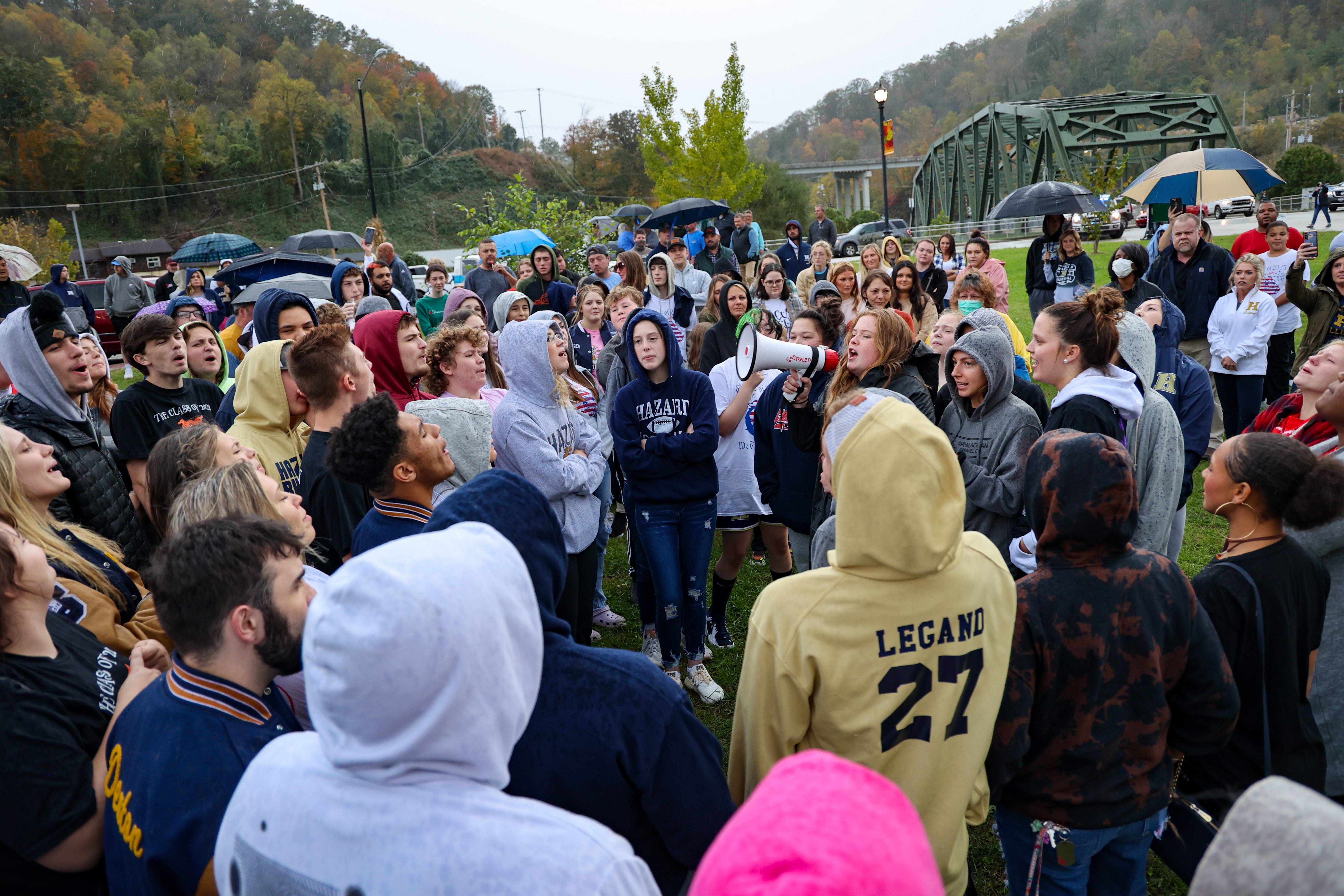 'An attack on tradition': Annoyed locals rally around Kentucky school after lap dance photos go viral 'An attack on tradition': Annoyed locals rally around Kentucky school after lap dance photos go viral