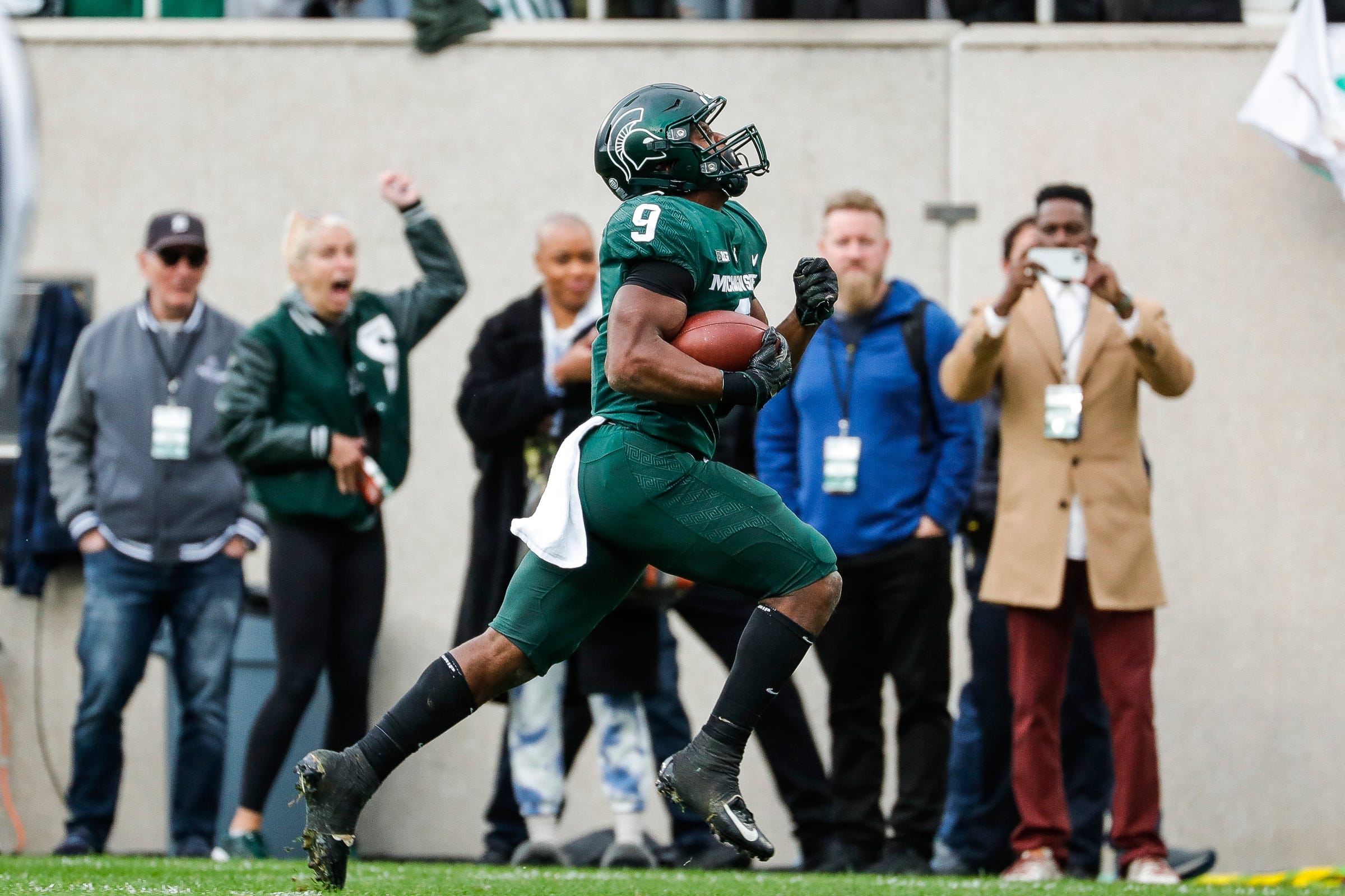 Michigan State Football S Gigantic 2nd Half Beats Michigan 37 33 Michigan State Football S Gigantic 2nd Half Beats Michigan 37 33