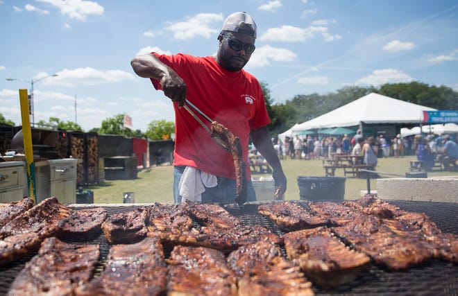 South Carolina pitmaster Rodney Scott will be back doing what he does best at the Austin Food & Wine Festival — cooking hogs.