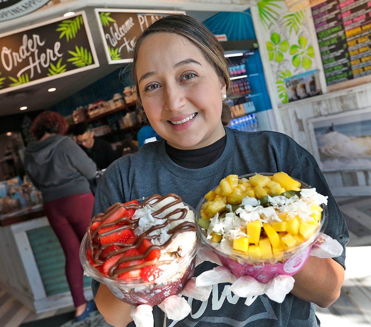 Superfood smoothie shop Playa Bowls opens in East Milton Square
