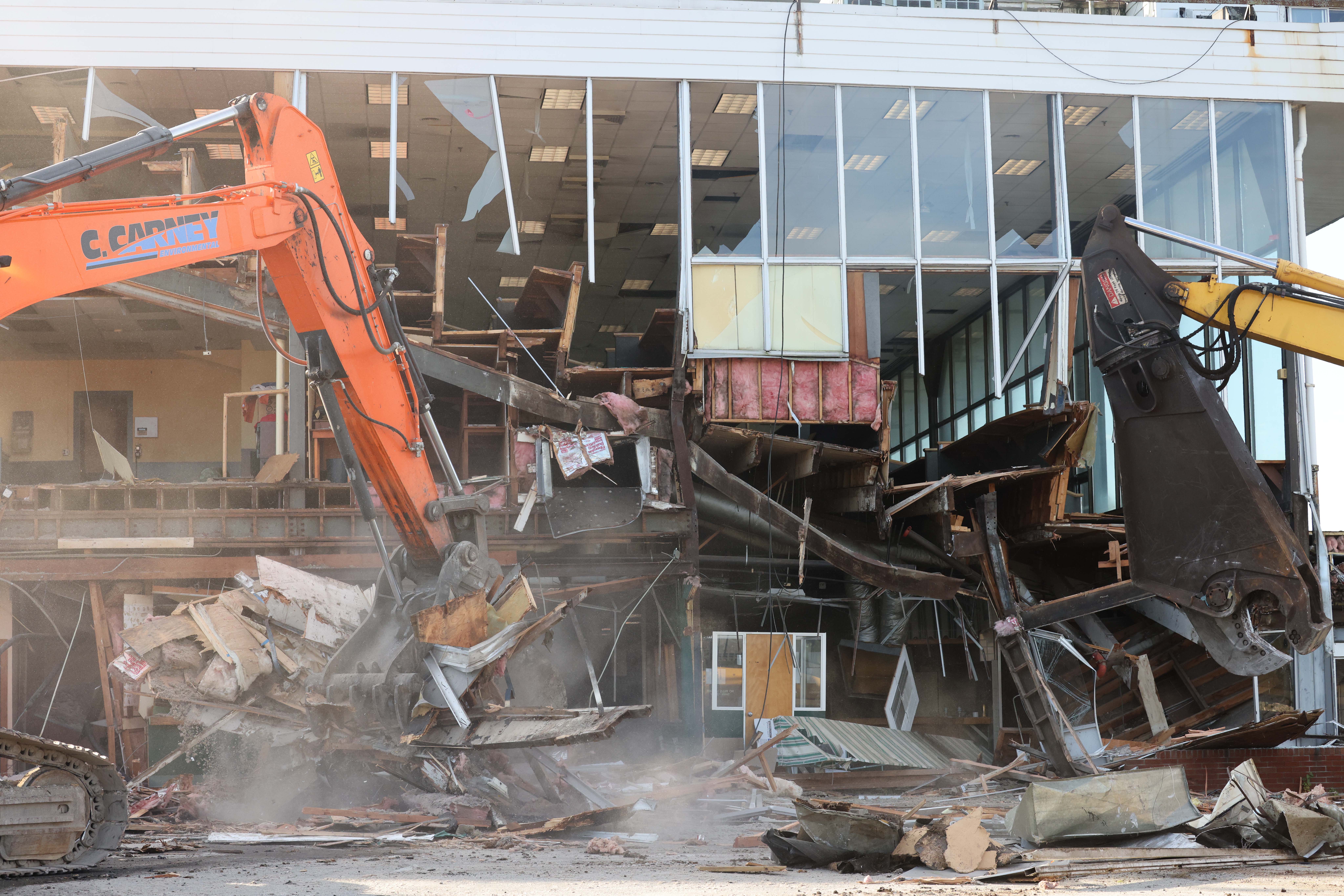Raynham Park Grandstand demolished at Route 138 dog race track