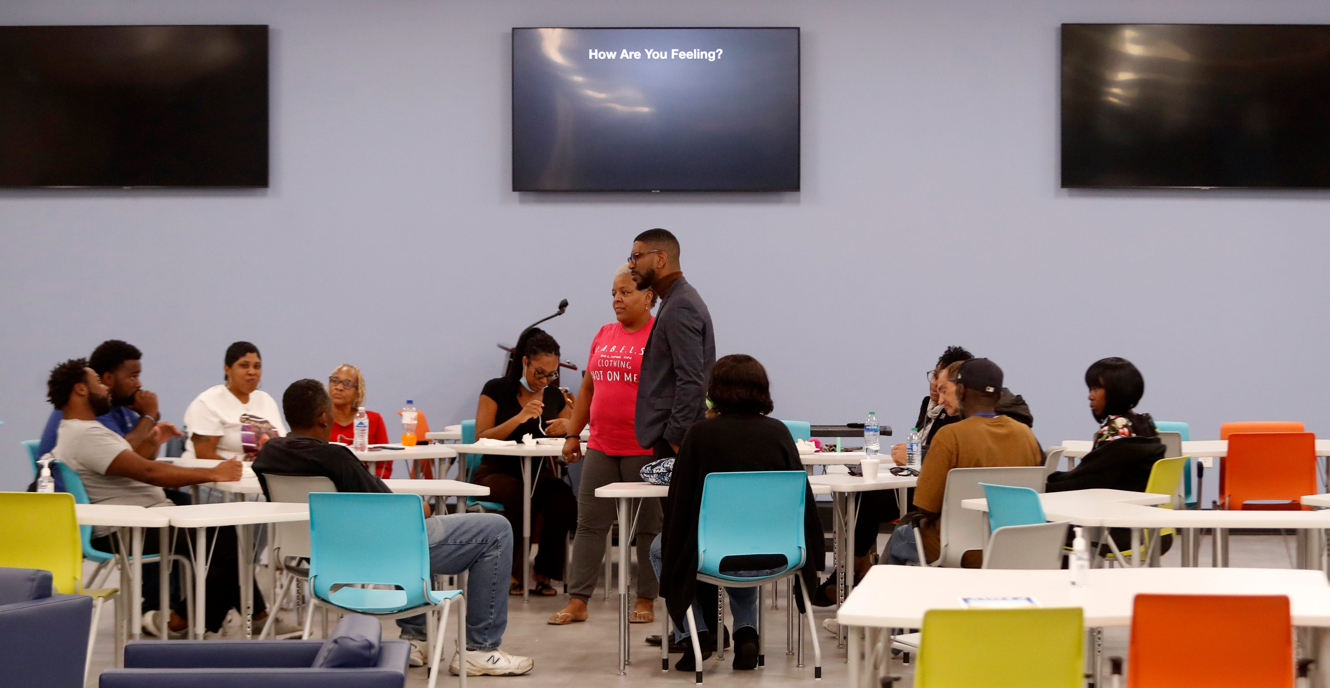 Robert Moore, a chaplain with Goodwill and case manager with Joshua Community Connectors, teaches a class at Goodwill on Thursday night.Oct. 26, 2021