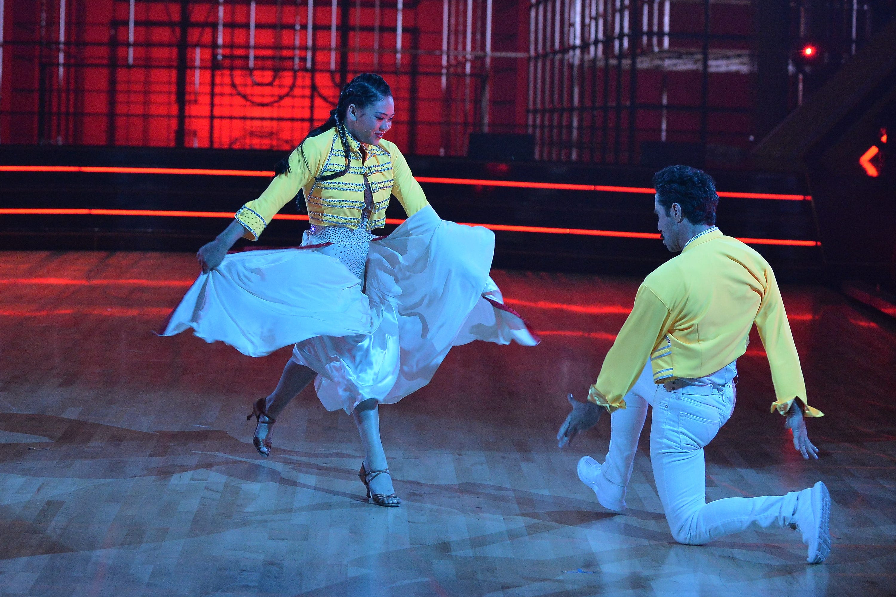 DWTS': Suni Lee exits stage with stomach illness, makes warrior return
