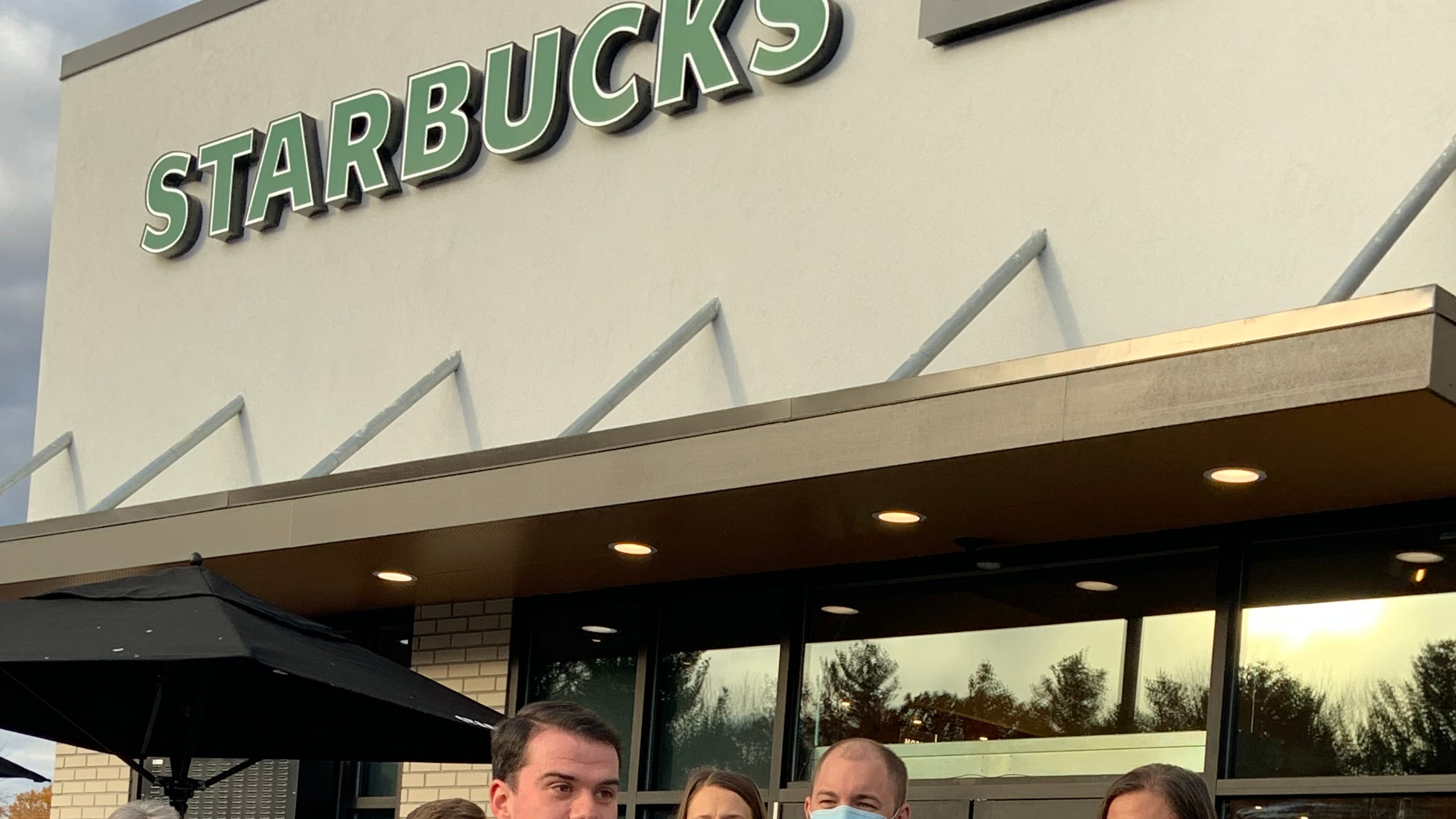 Gardner MA First Starbucks Opens On West Broadway Walk up Window gardner-ma-first-starbucks-opens-on-west-broadway-walk-up-window