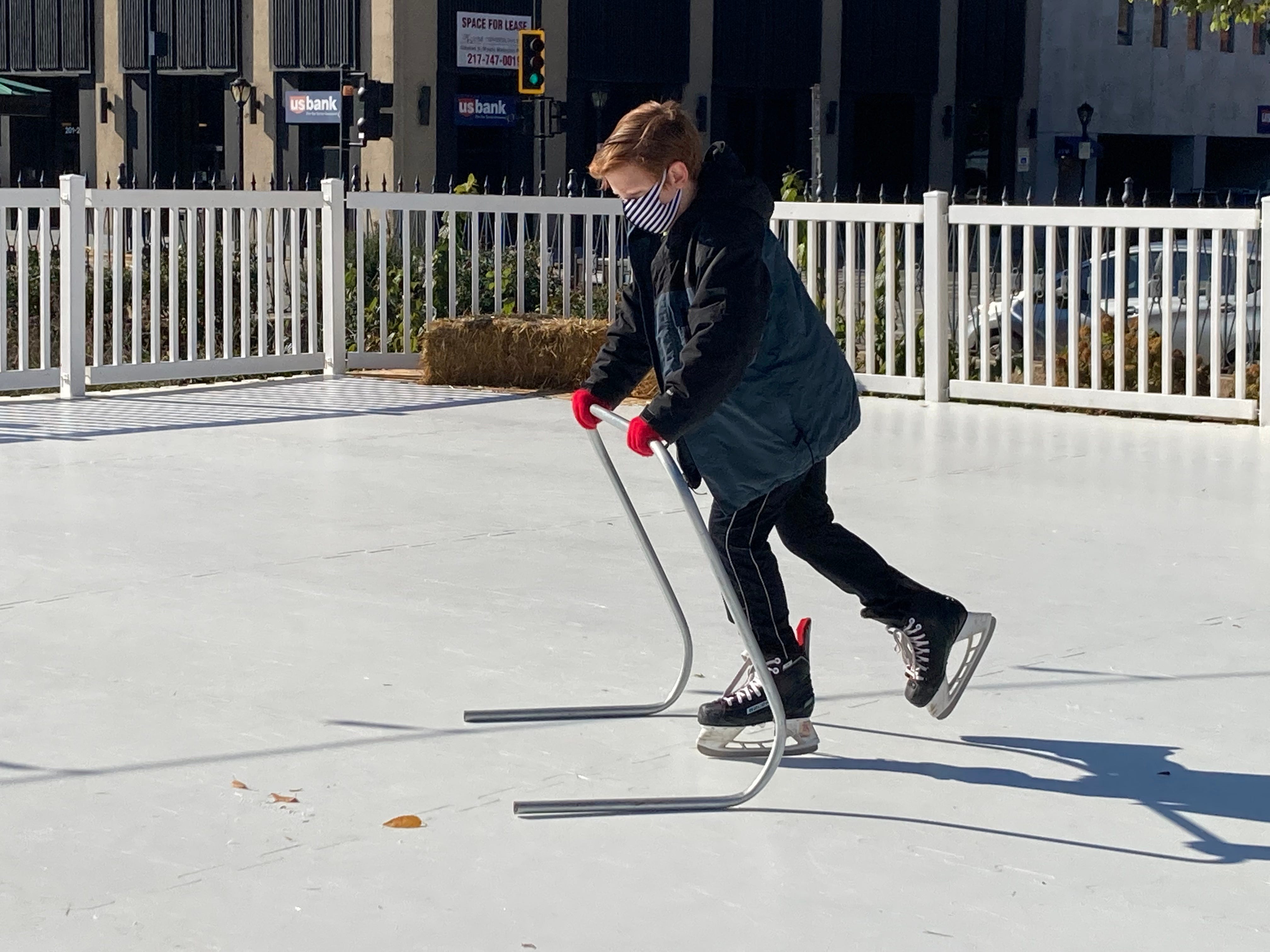 LRS Ice Rink opens to skaters at the Old State Capitol in Springfield