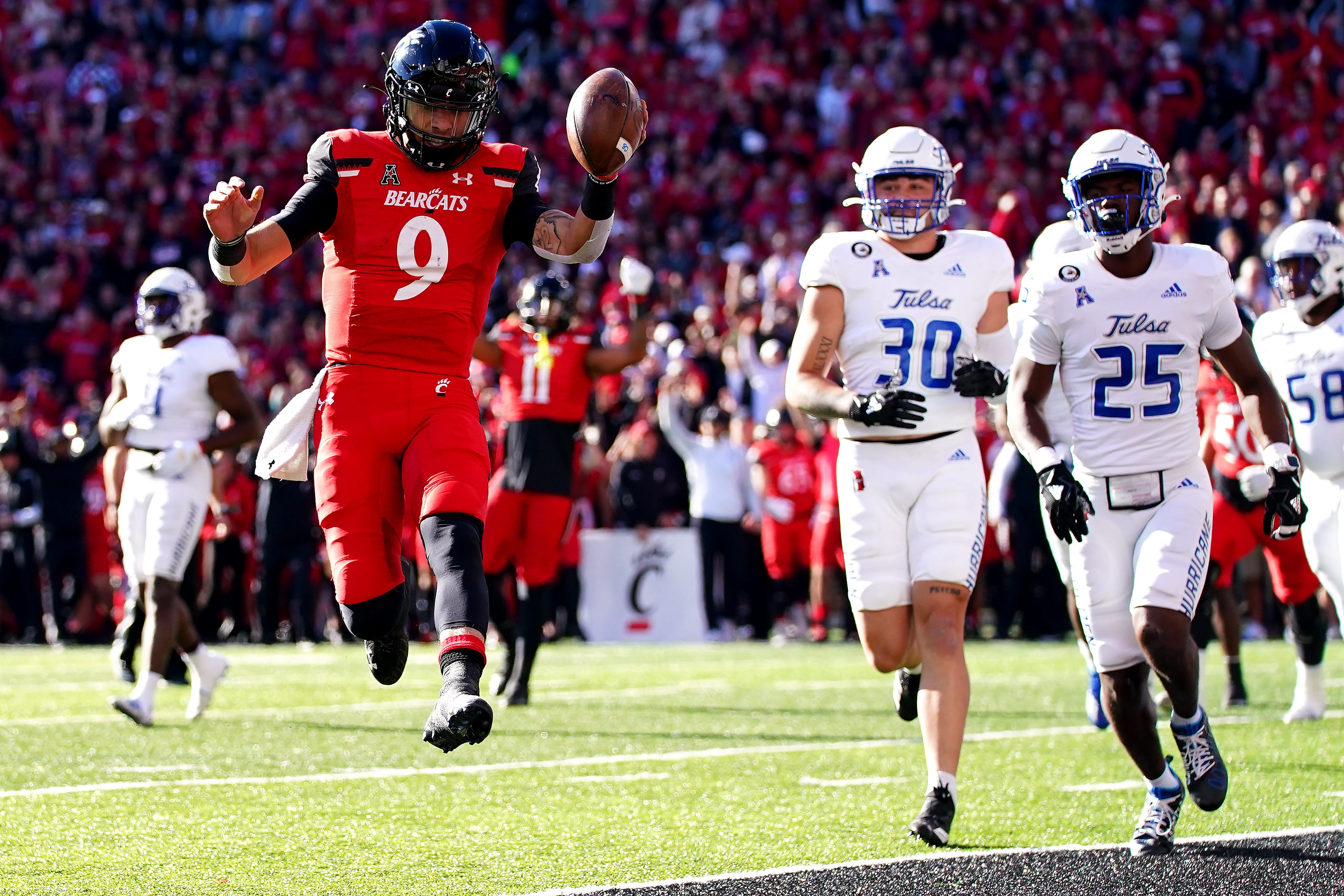 Cincinnati Bearcats get College Gameday football win over Tulsa on  Homecoming