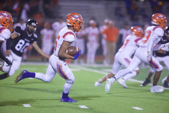 Canutillo faces off with Horizon in a high school football game at Horizon High School on Friday, Nov. 5, 2021 in El Paso, Texas.