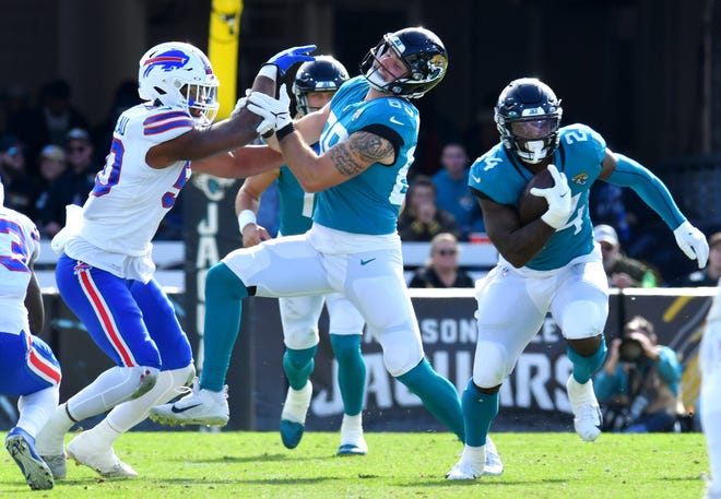 Carlos Hyde looks for running room during the Jaguars 9-6 victory over Buffalo on Sunday.