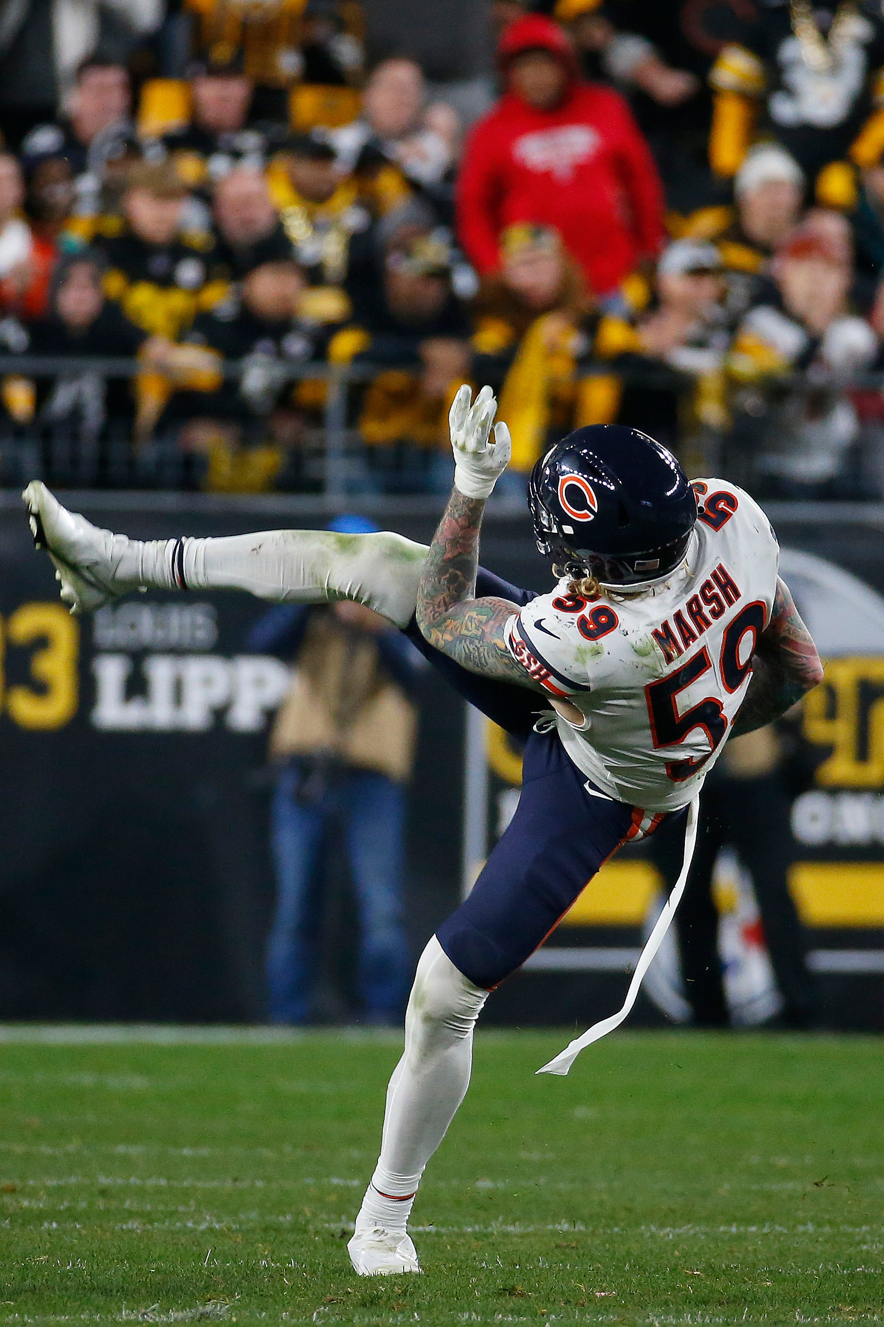 Bears' Cassius Marsh rips referee Tony Corrente over contact after taunting penalty vs. Steelers