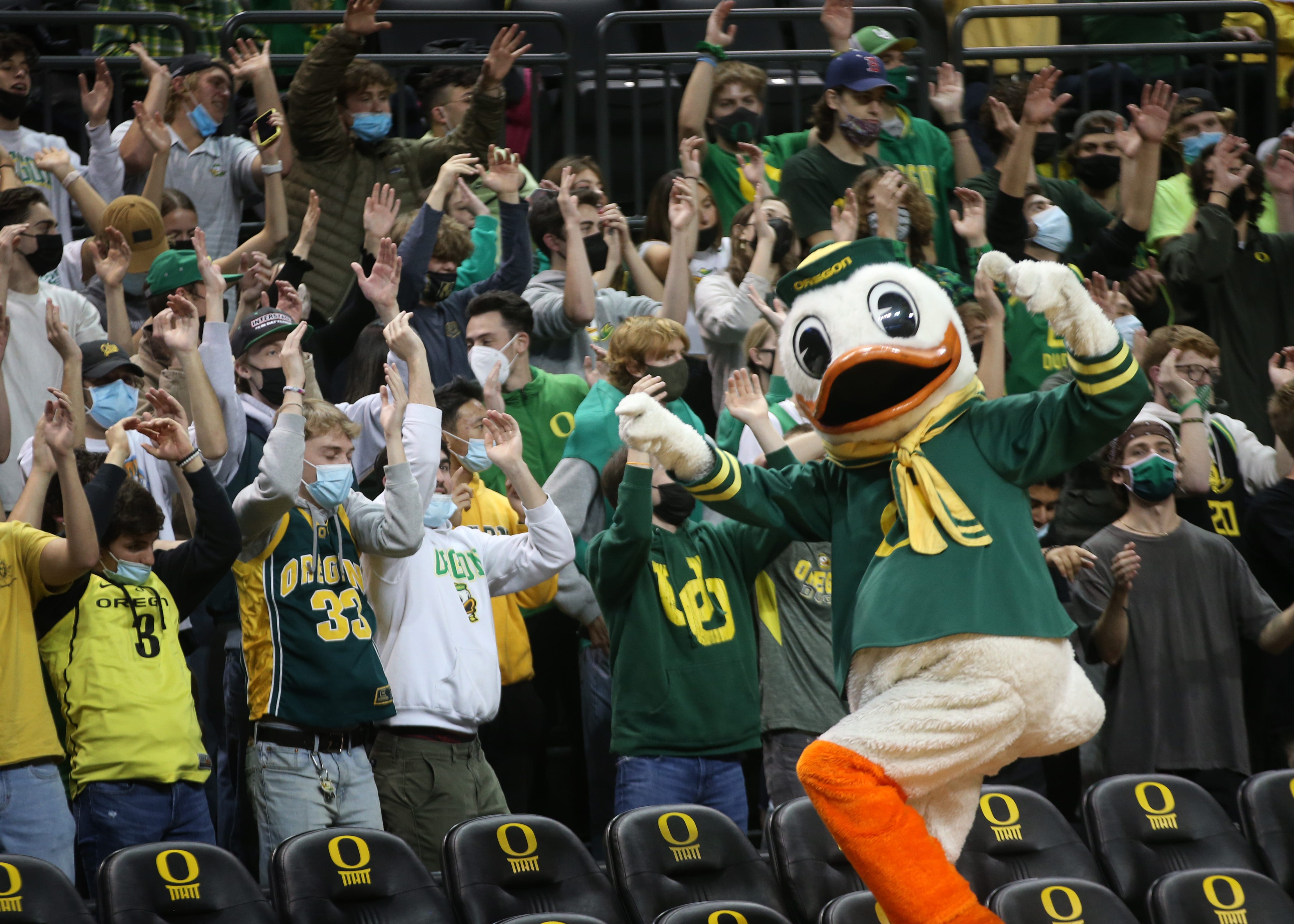 No. 13 Oregon Ducks open men's basketball season with rout of Texas