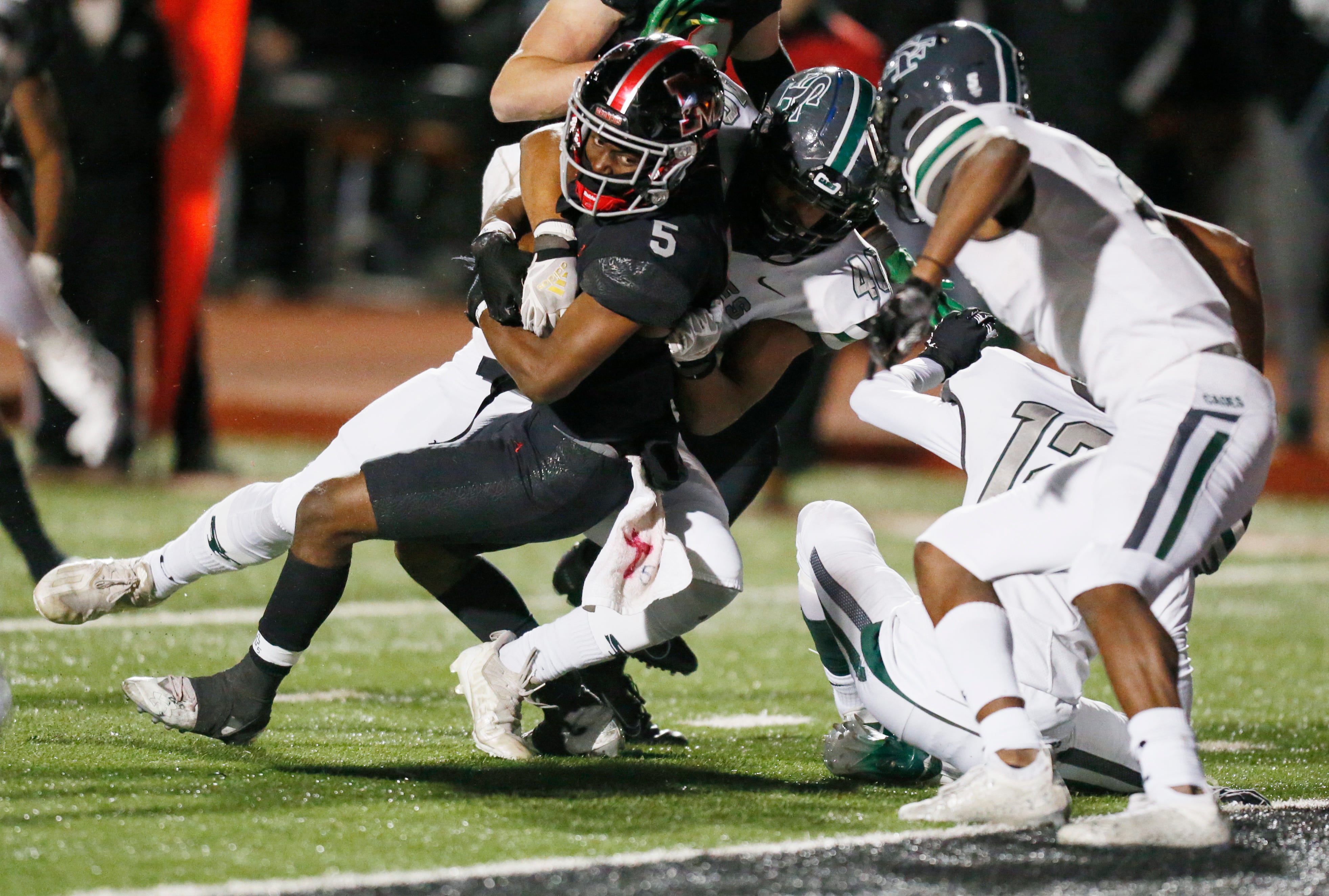 OSSAA football Mustang beats Edmond Santa Fe into 6AI semifinals