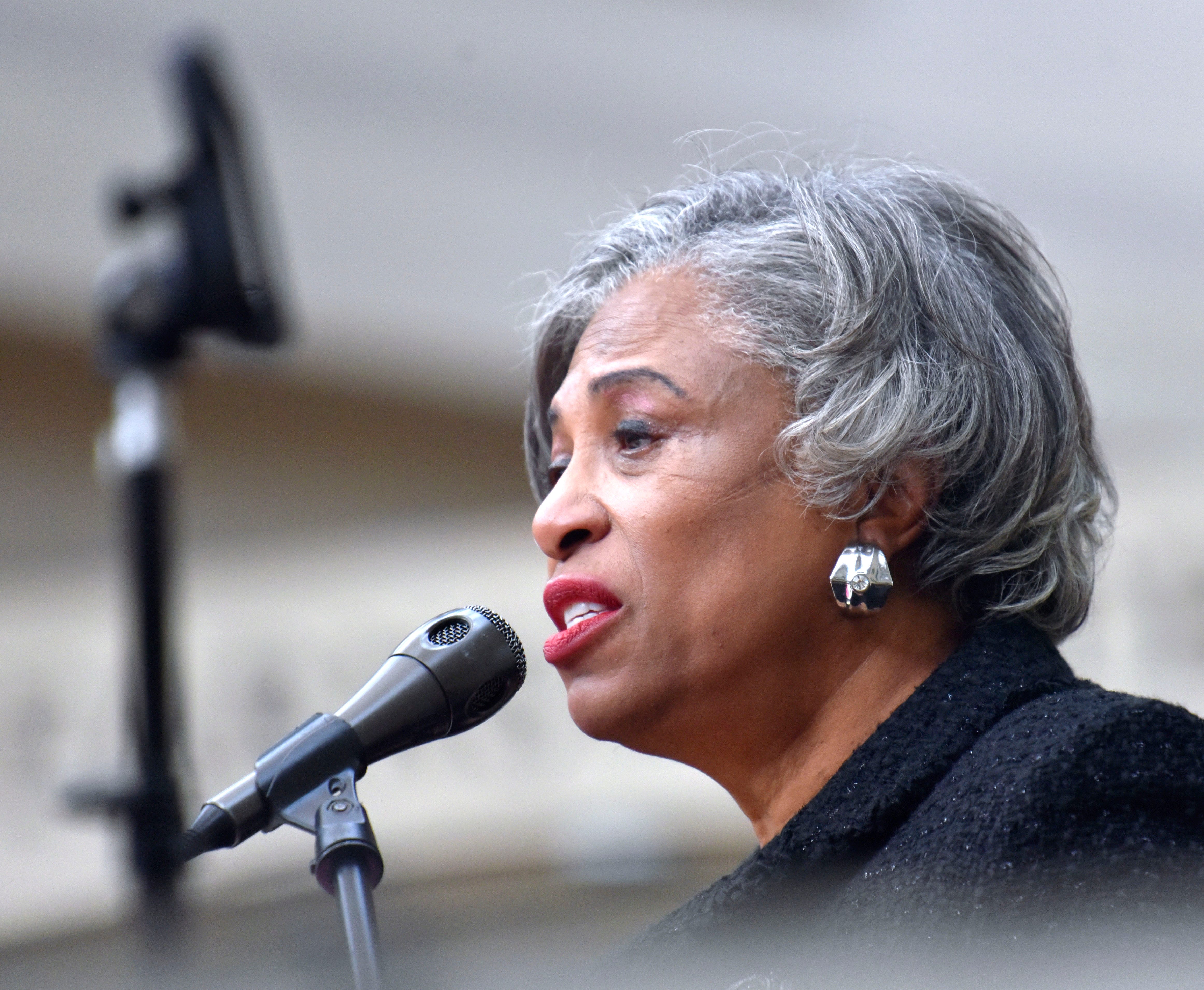 Rep. AS Brenda Lawrence akan pensiun dari Kongres pada akhir masa jabatan
