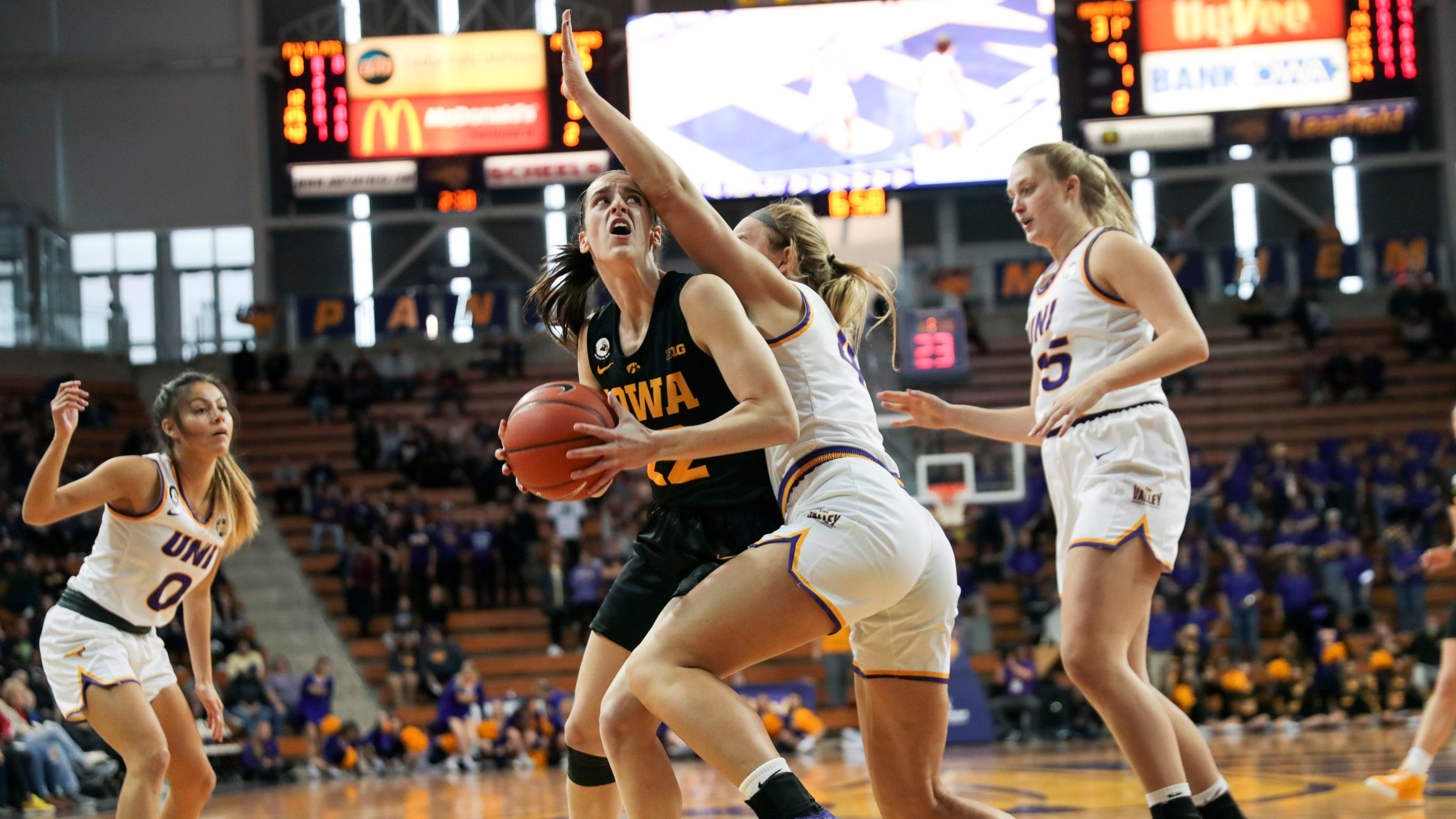 Iowa women's basketball Strong first quarter sends Hawkeyes past UNI