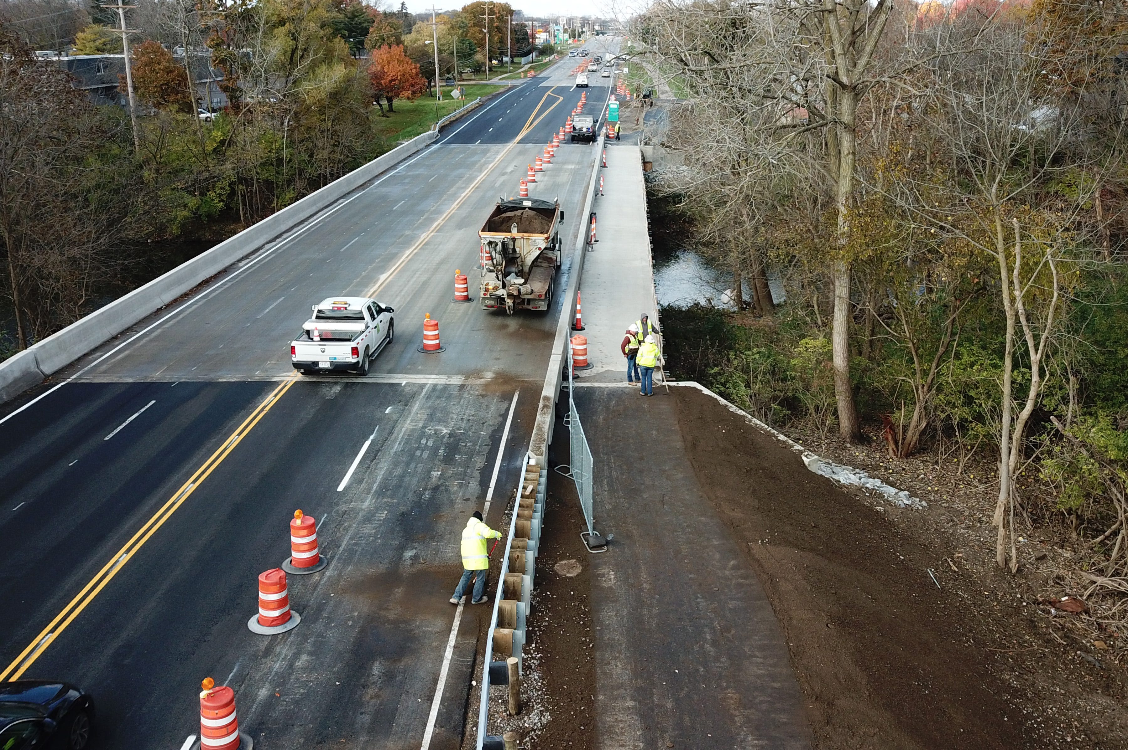 Columbus construction Refugee Road bridge pathway opens
