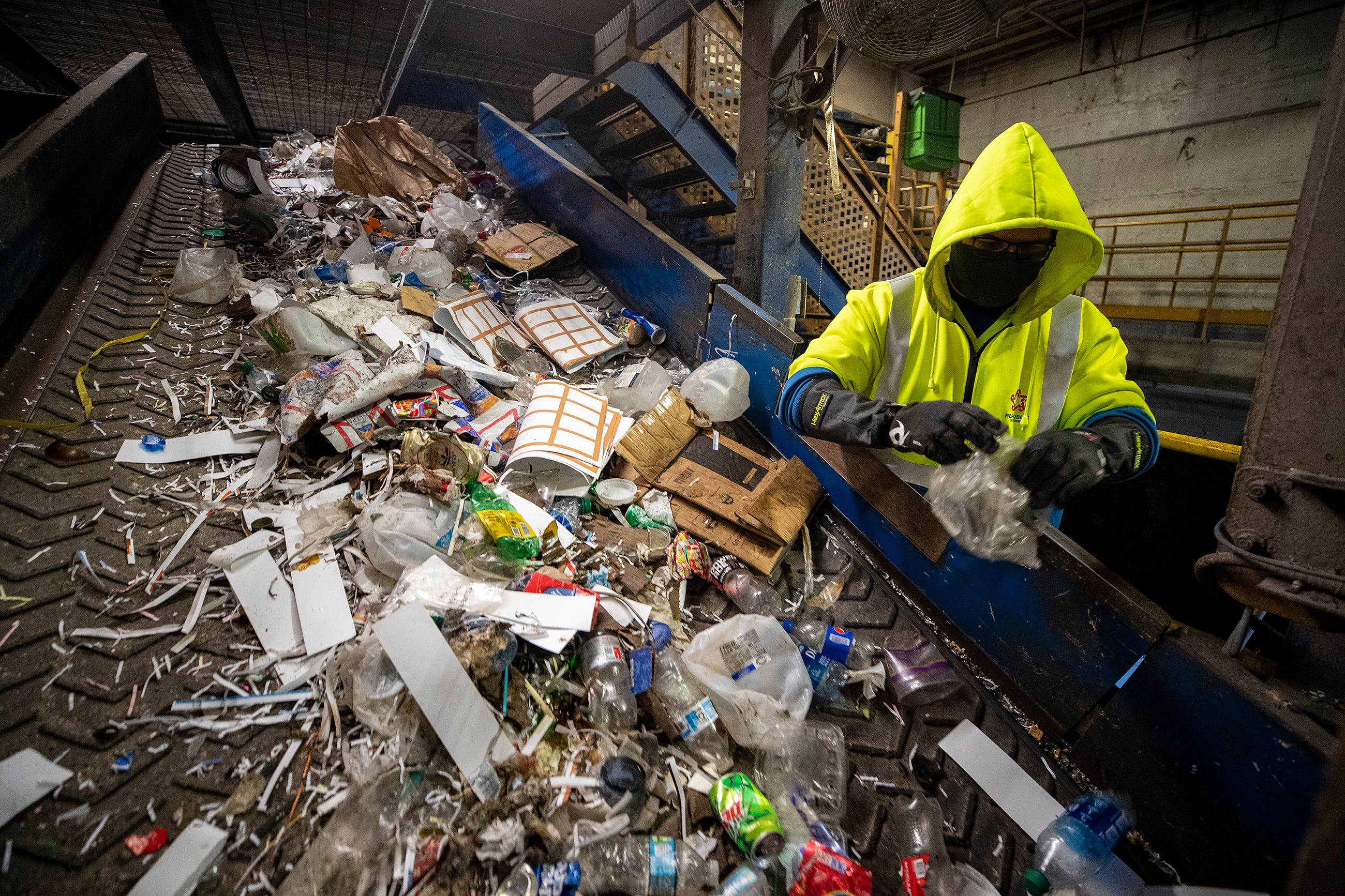 Polk pitches ideas for recycling education, compliance