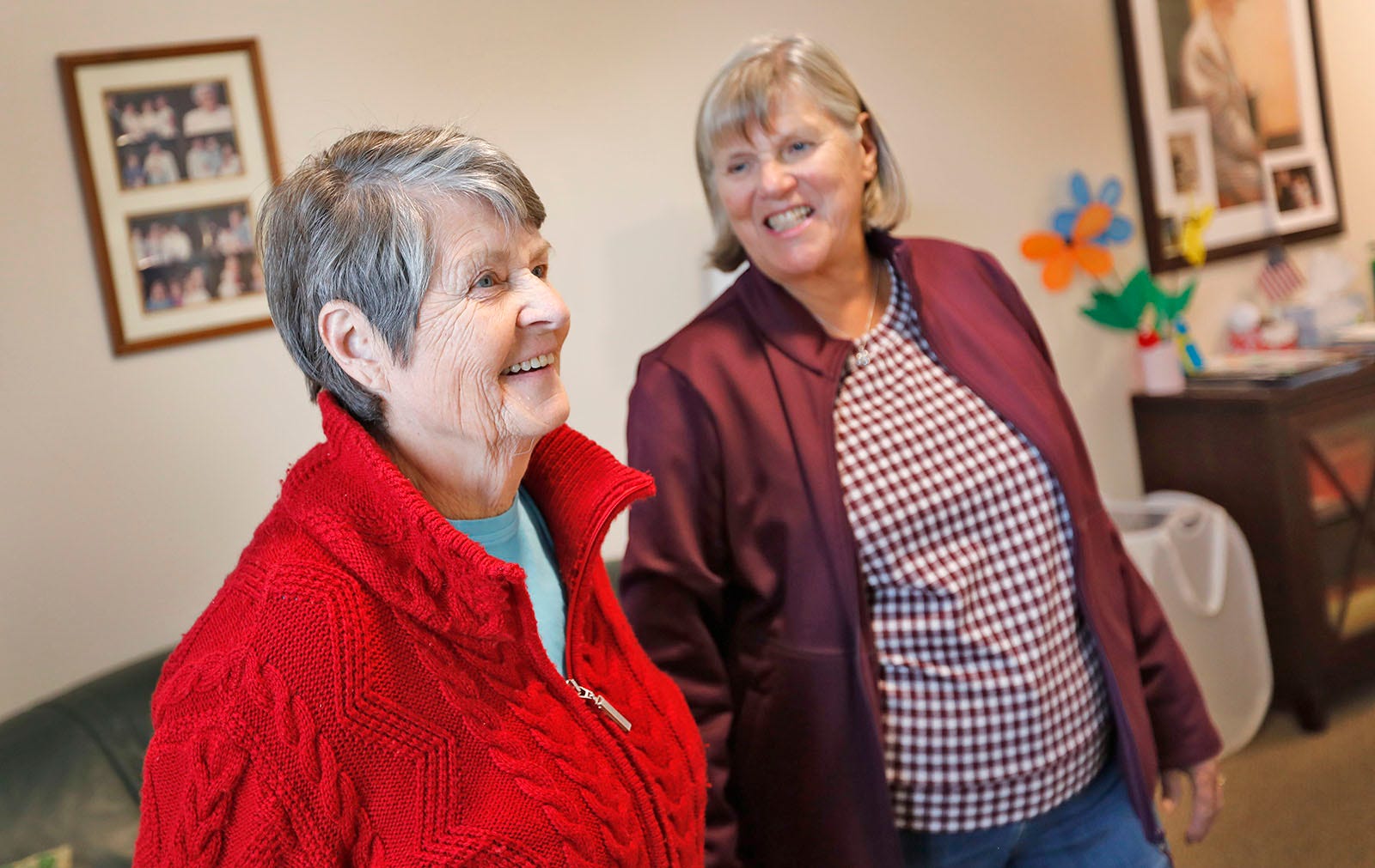 Annie Donovan is with her sister, Barbara Ready, at the Duxbury House on Wednesday, Nov. 17, 2021.