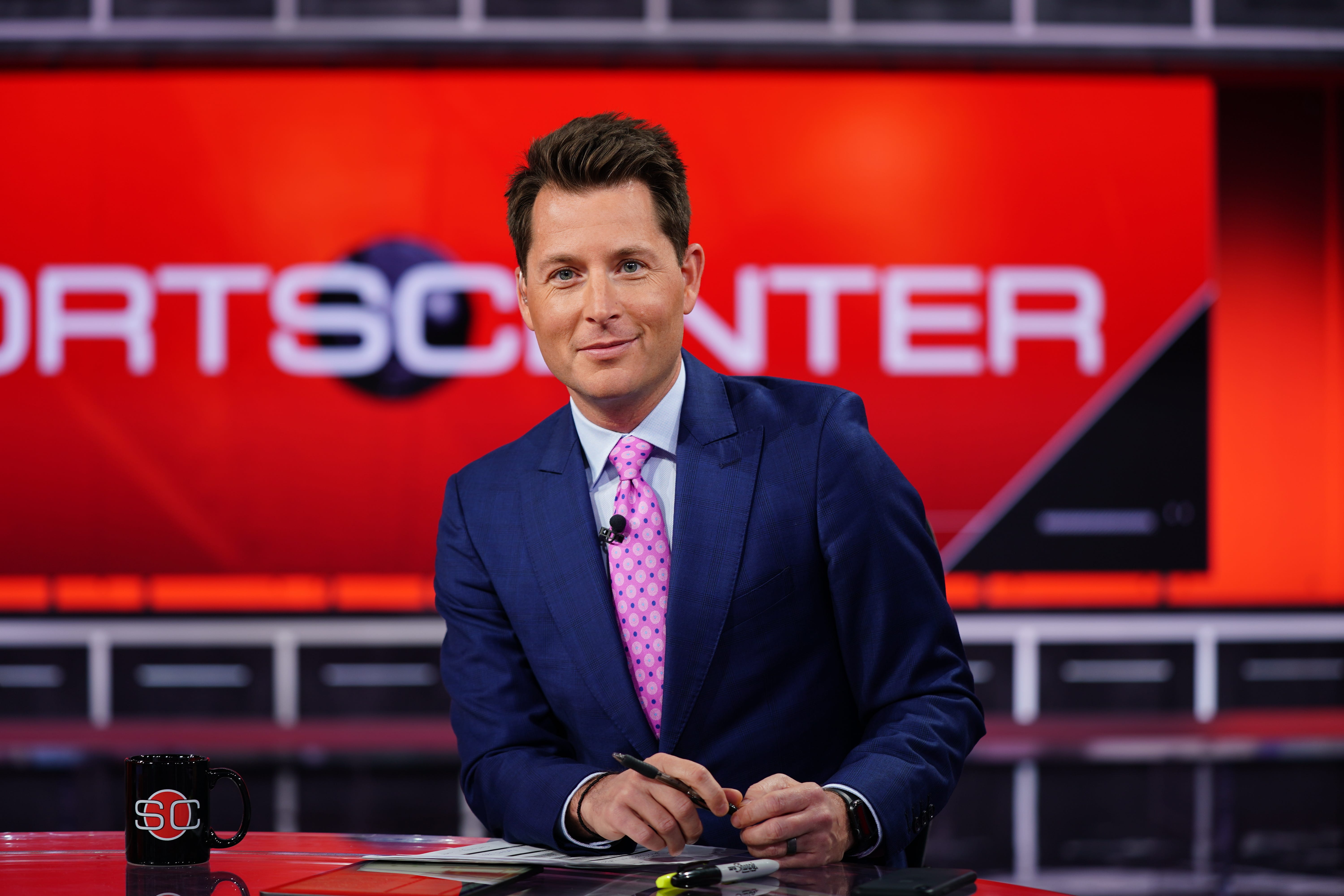How Matt Barrie went from watching Arizona sports and local news icons to hosting ESPN's 'SportsCenter' thumbnail