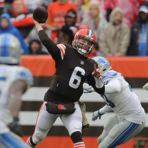 Cleveland Browns quarterback Baker Mayfield throws
