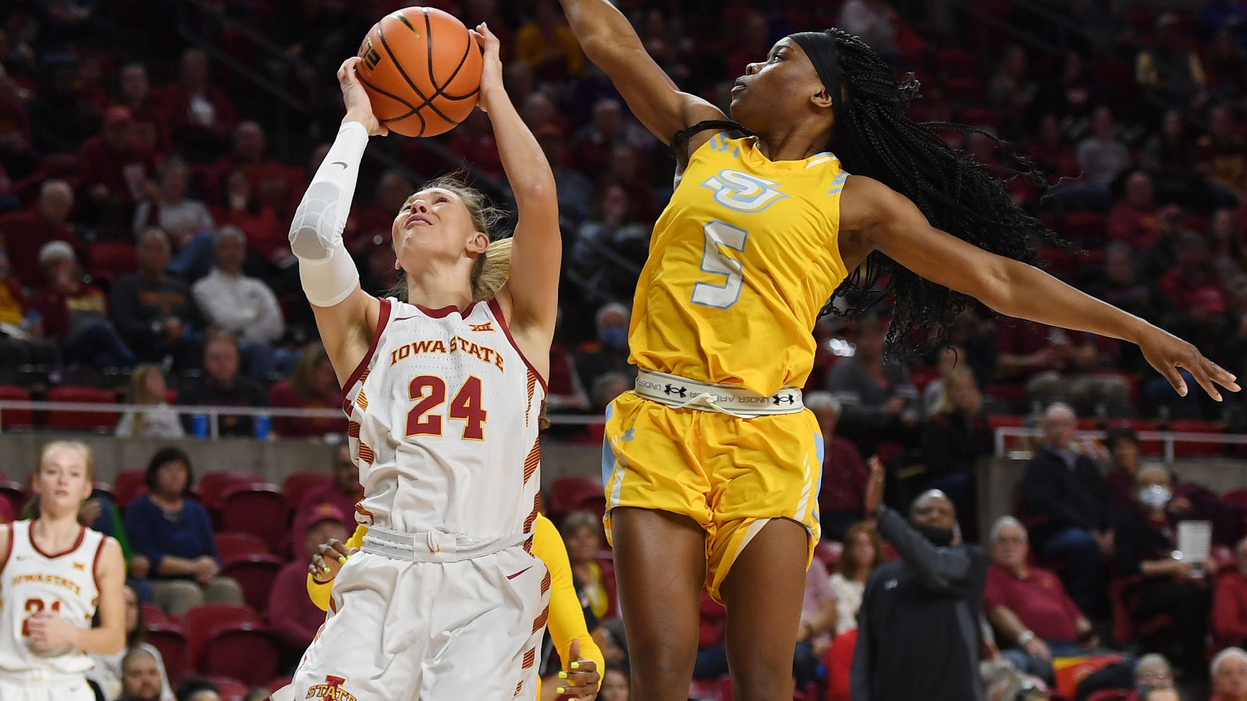 Isu Womens Basketball Improves To 4 0 With Win Over Southern