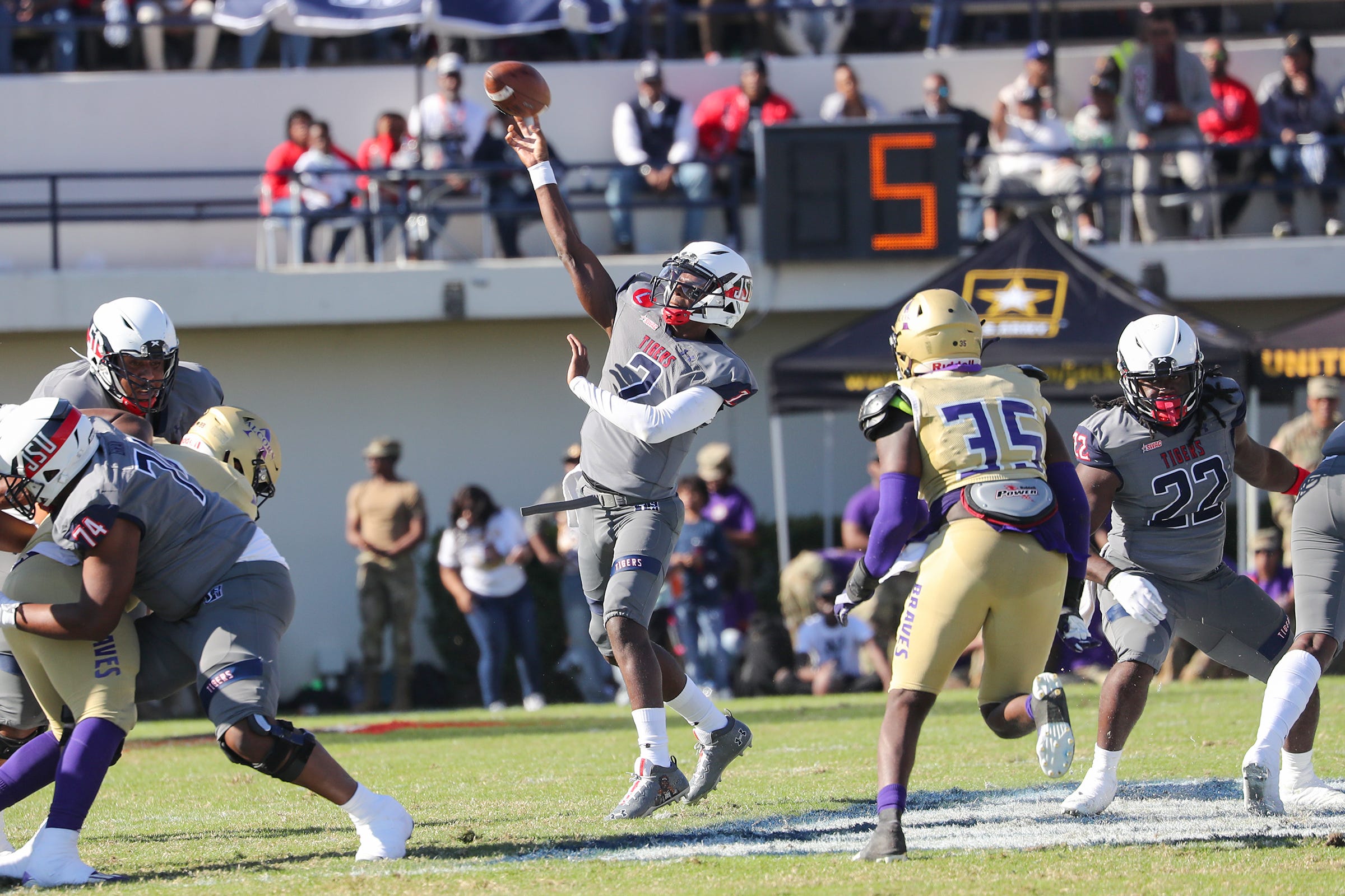 Shedeur Sanders wore Young Dolph cleats during Jackson State win