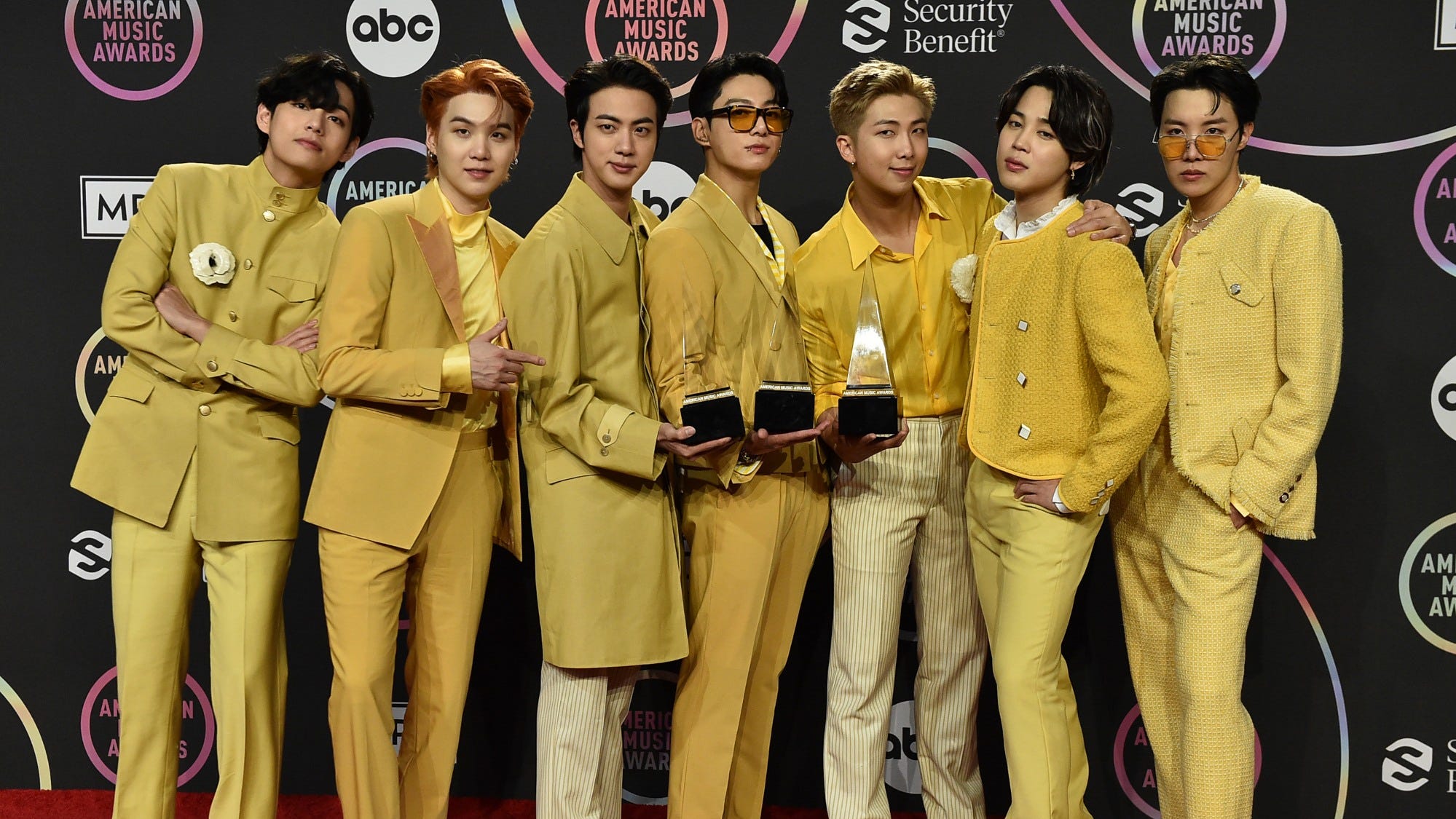 AMAs 2021 winners BTS wins artist of the year award for first time AMAs 2021 winners BTS wins artist of the year award for first time