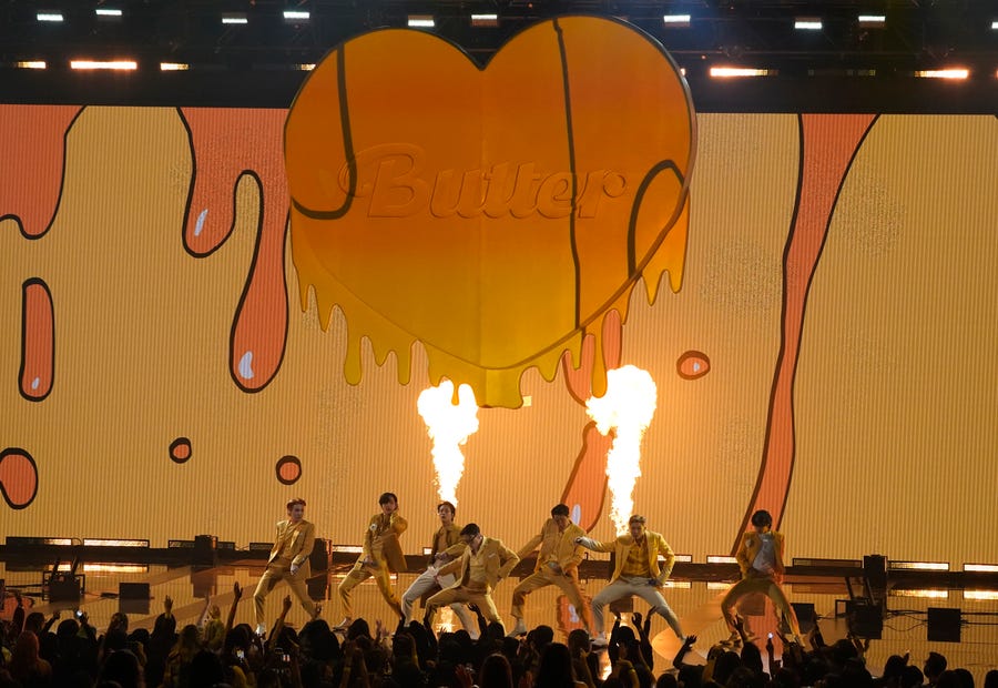 BTS performs "Butter" .